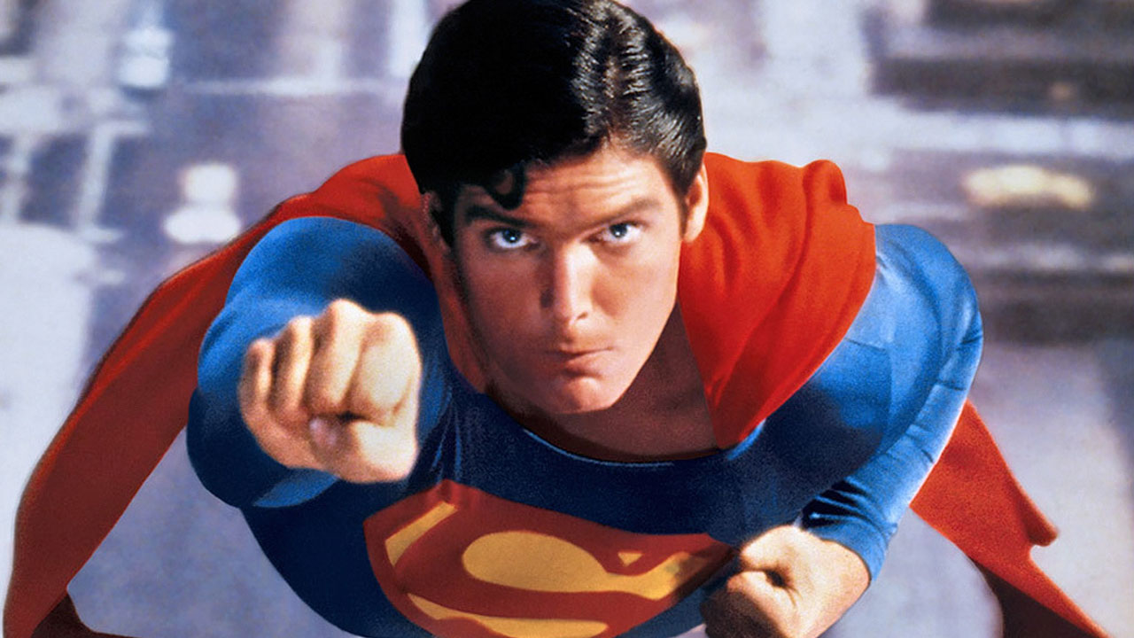 Superman : un fan imagine Christopher Reeve dans le costume d'Henry Cavill