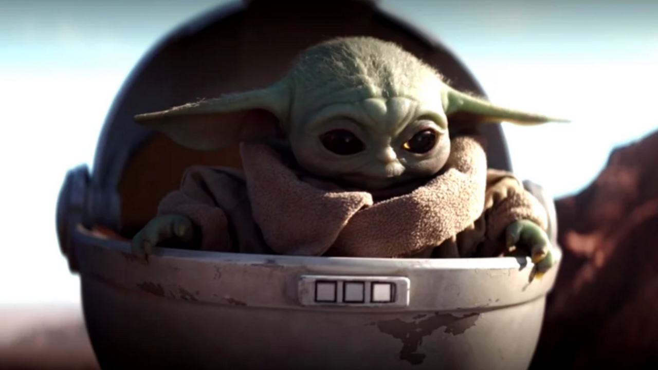 The Mandalorian saison 2 : Robert Rodriguez célèbre sa participation en selfie avec Baby Yoda