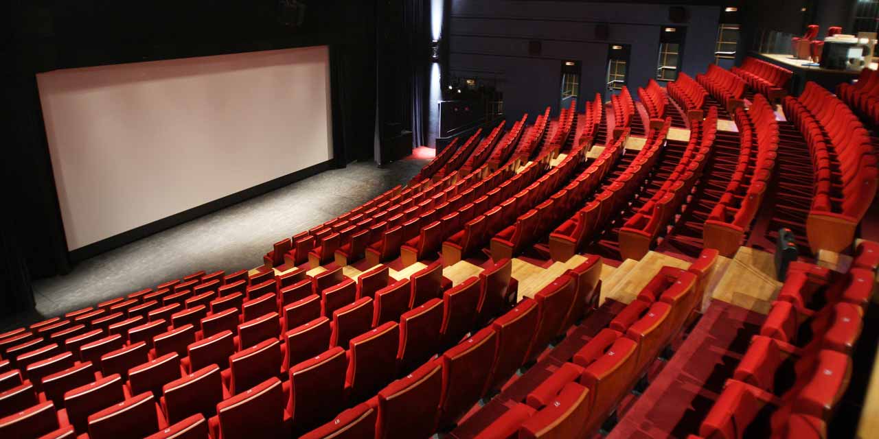 Les cinémas californiens referment leurs portes, la sortie de Tenet compromise ?