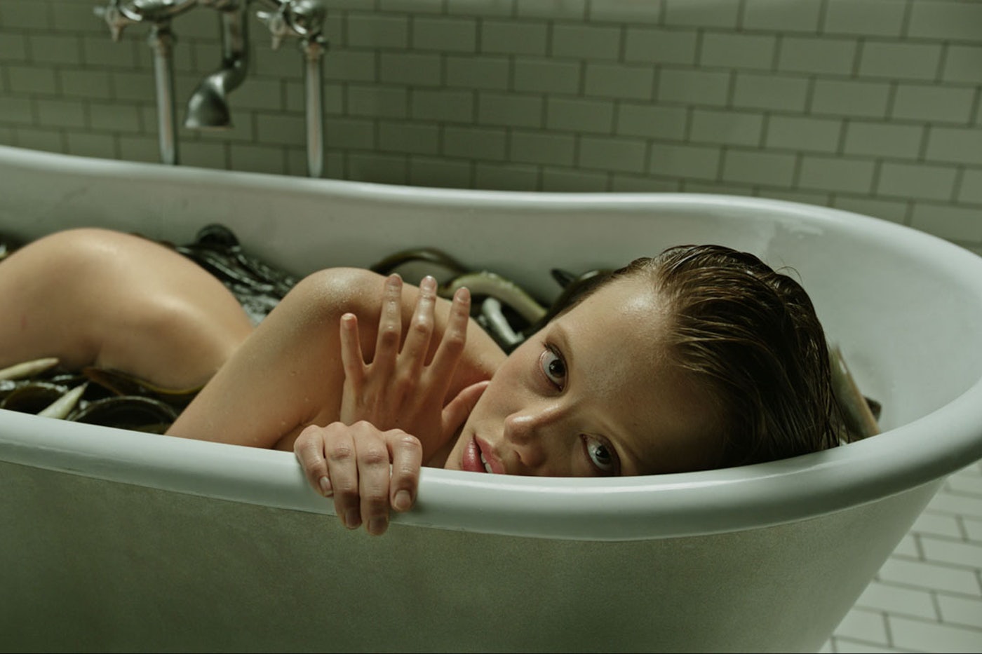 A Cure for Life est dispo sur Netflix : retour sur la création du conte macabre de Gore Verbinski