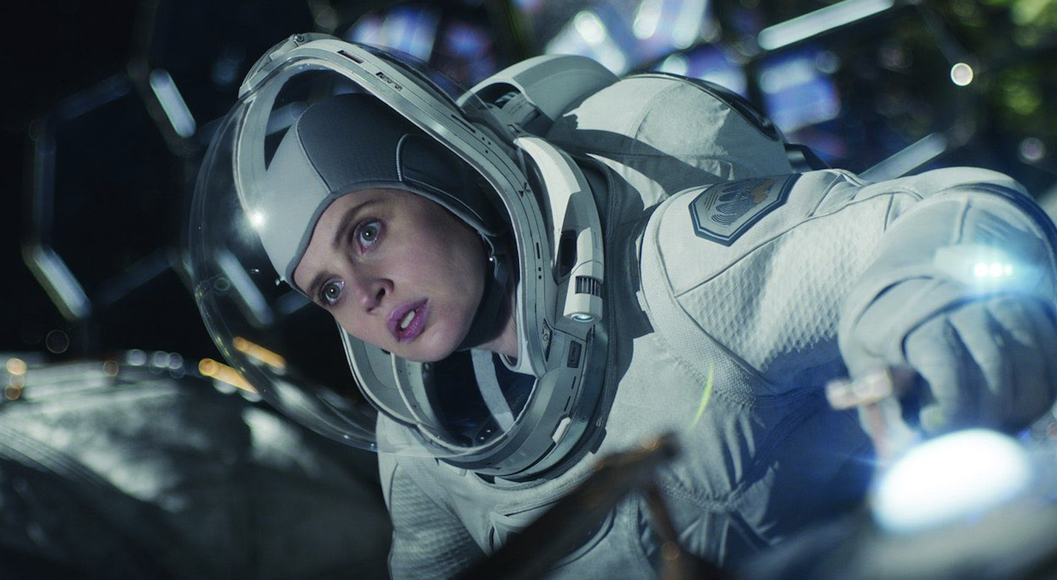The Midnight Sky : premières images de la nouvelle réalisation de George Clooney (Netflix)