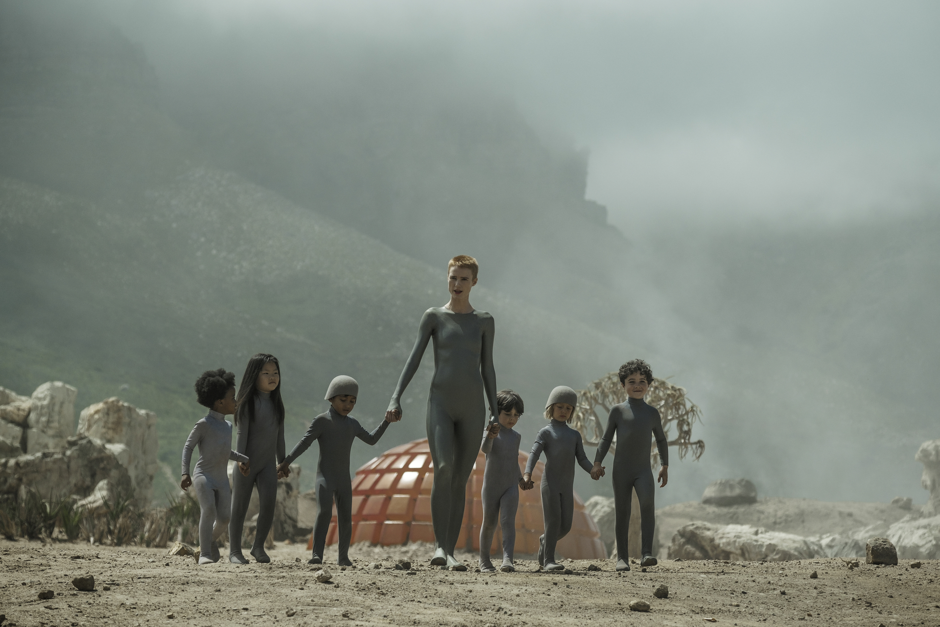 Raised by Wolves : Warner TV présente sa grande série SF - CinéSérie