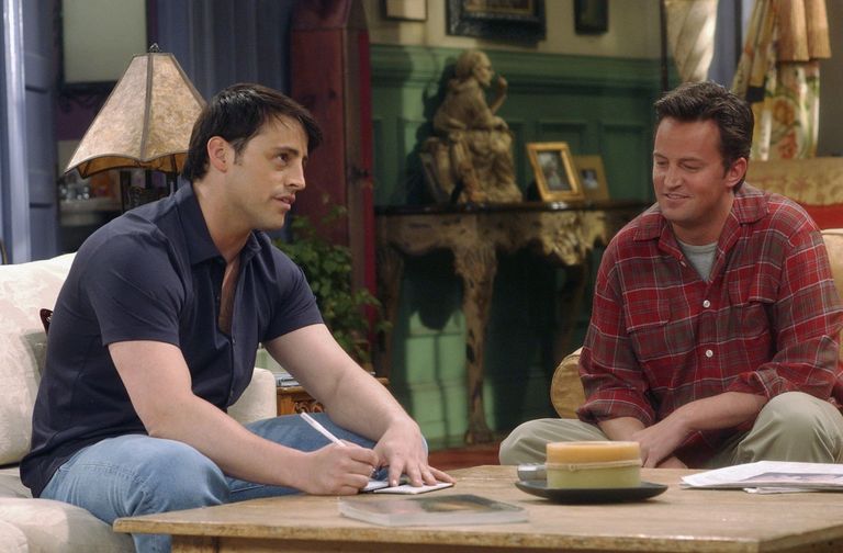 Friends : combien d'argent Joey doit à Chandler ? Un fan a fait le compte