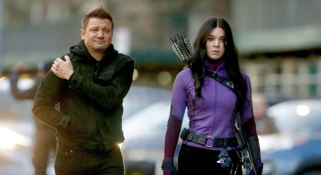 Série Hawkeye : premières images de Kate Bishop en costume