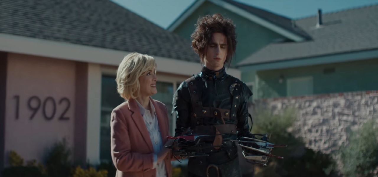 Edward aux mains d'argent est de retour dans cette publicité avec Winona Ryder et Timothée Chalamet