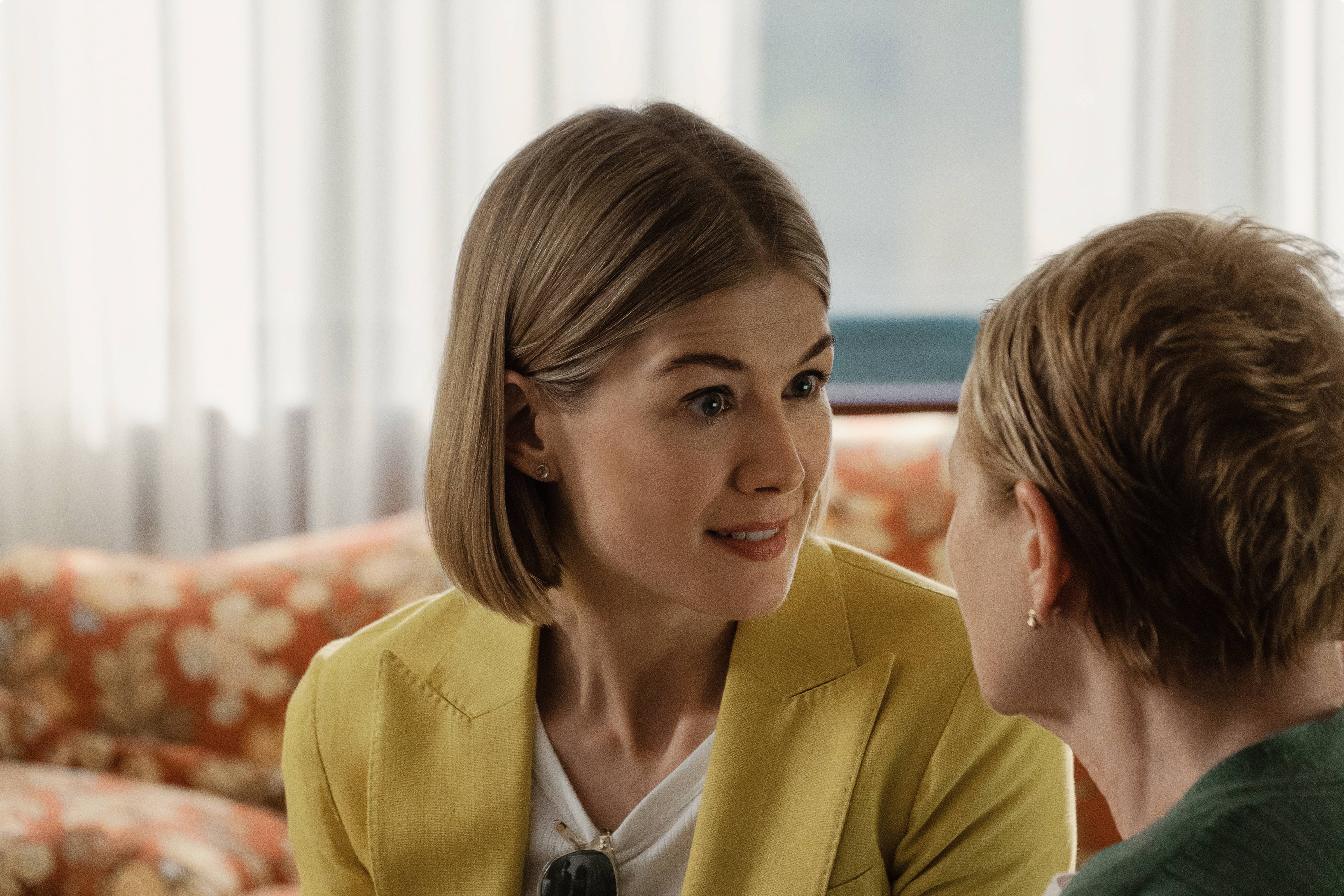 I Care a Lot sur Netflix : c'est quoi ce film avec Rosamund Pike ?