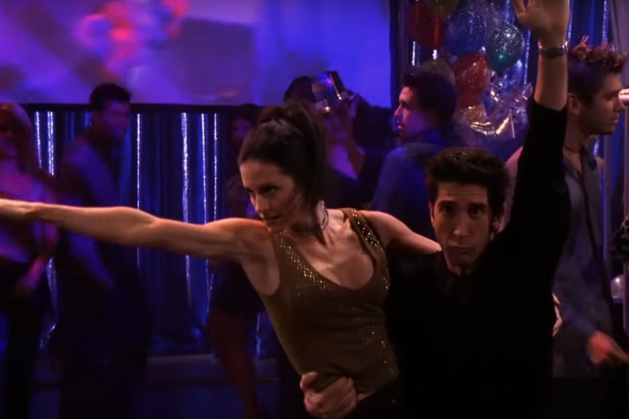 Friends : Courteney Cox et Ed Sheeran reproduisent la mythique 