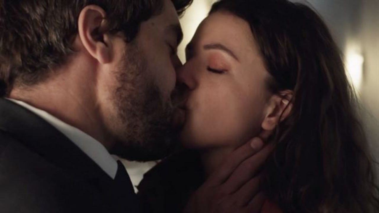 Ici tout commence : Anaïs et Lisandro échangent un baiser fougueux