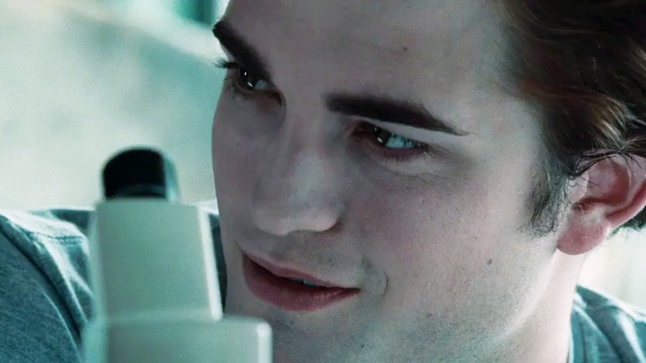 Twilight sur Netflix : où s'enfuit Edward au début du premier film ?
