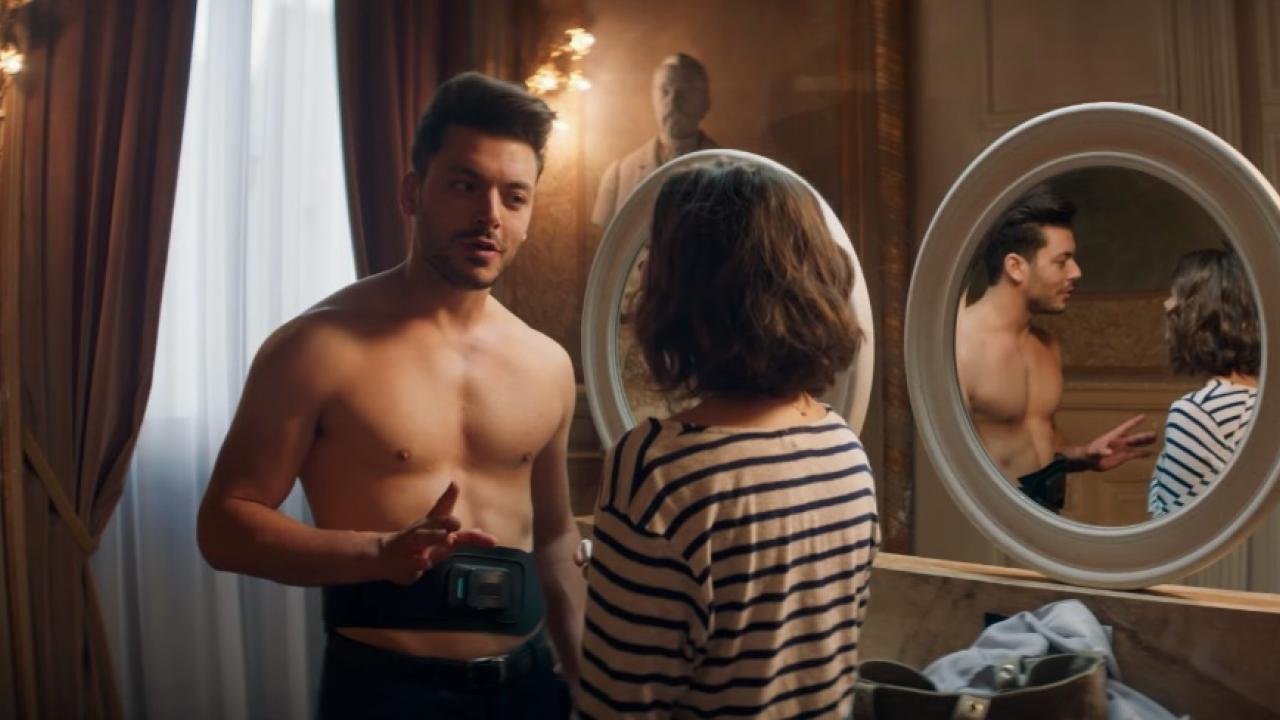 Love Addict sur W9 : Kev Adams a pris du muscle pour le rôle