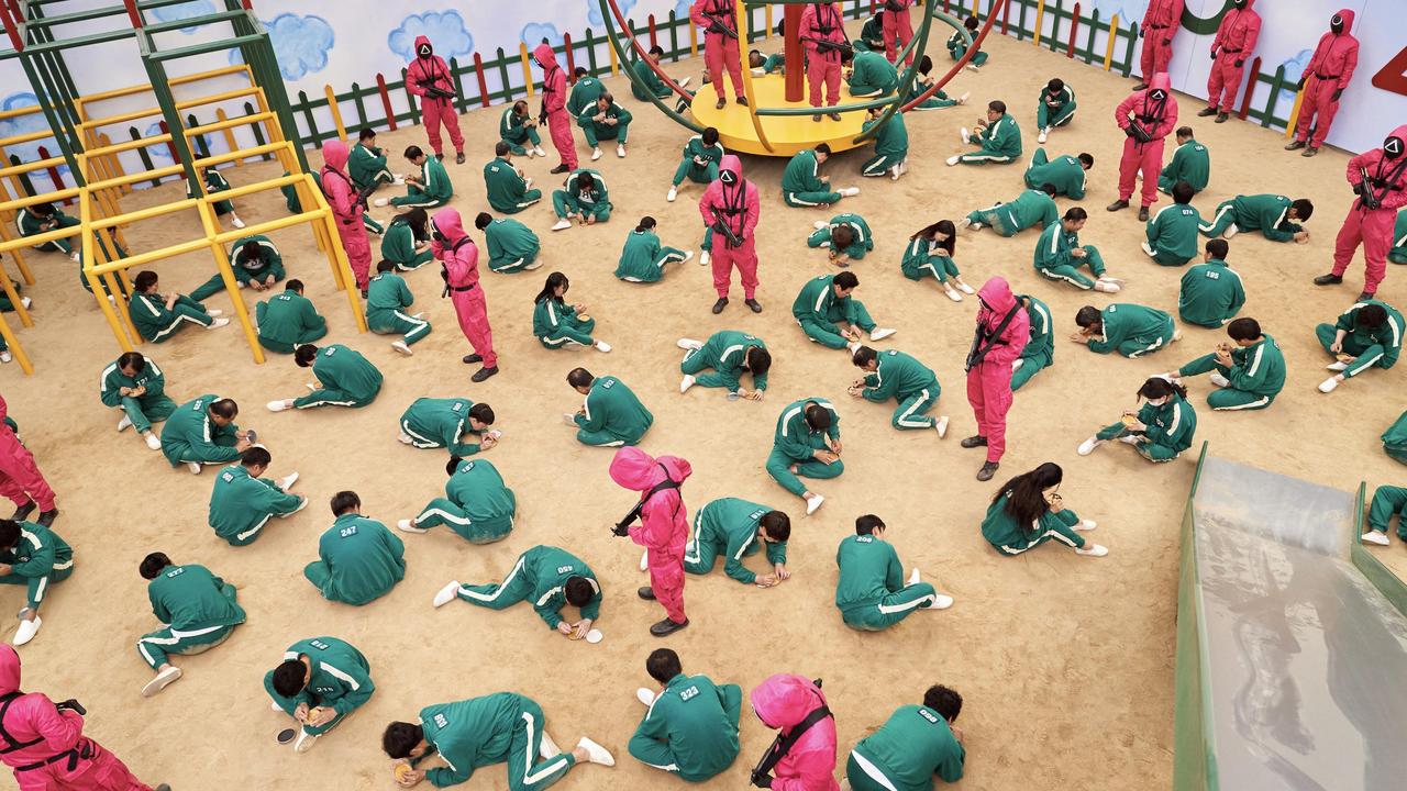 Squid Game : découvrez les coulisses de la série phénomène en vidéo