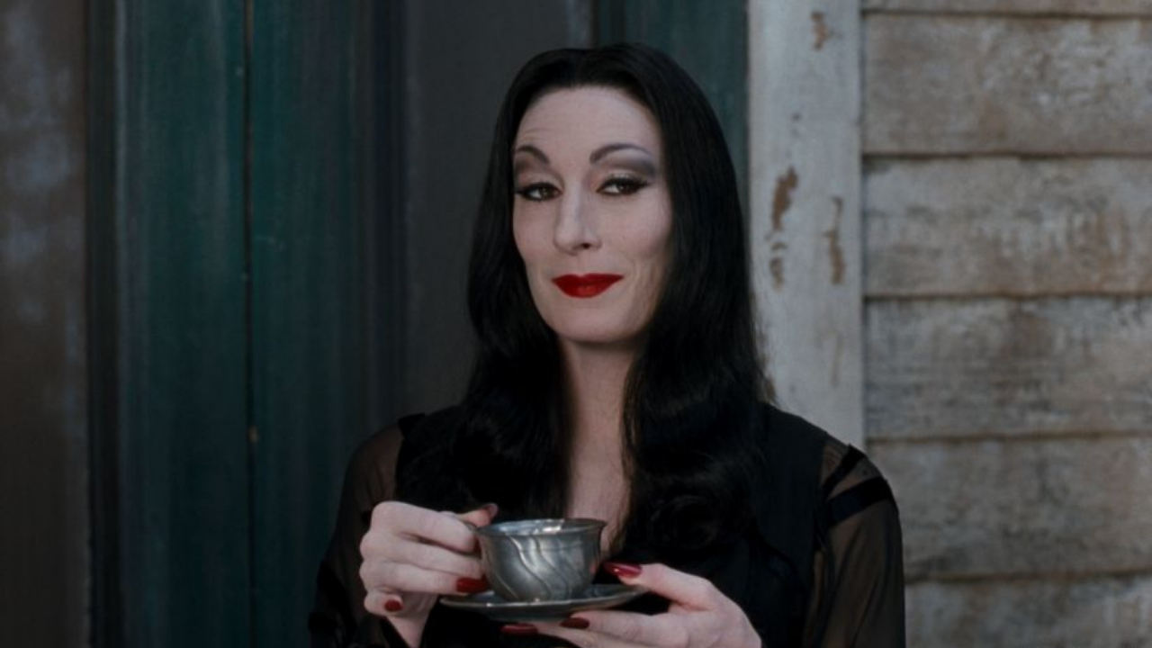 L'image du jour : La charismatique Morticia de La Famille Addams