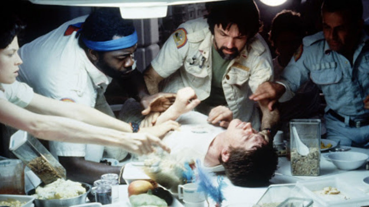 L'image du jour : la naissance du Chestburster dans Alien, le huitième passager