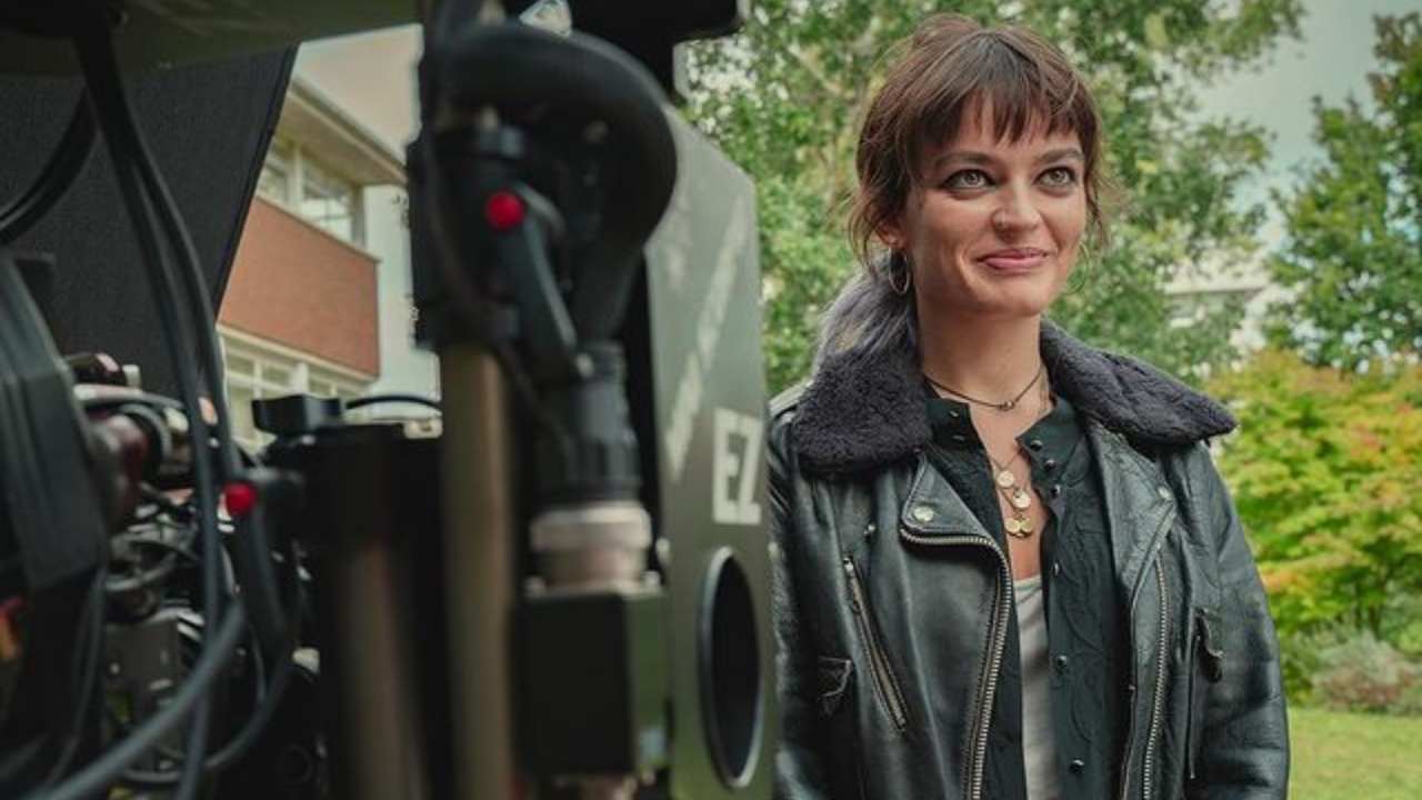 L'image du jour : behind the scenes de la série Sex Education