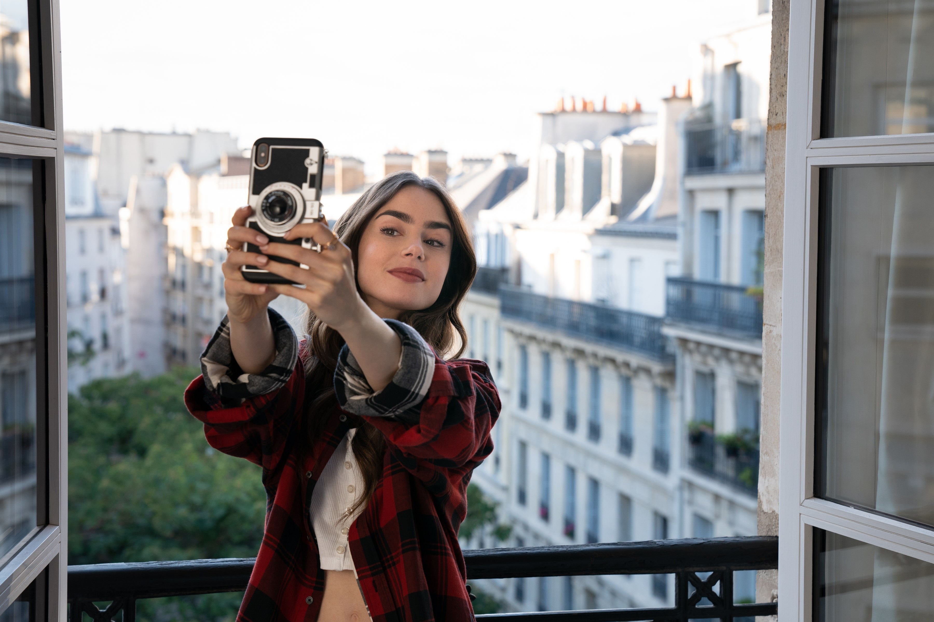 Emily in Paris : découvrez les vraies adresses parisiennes de la série