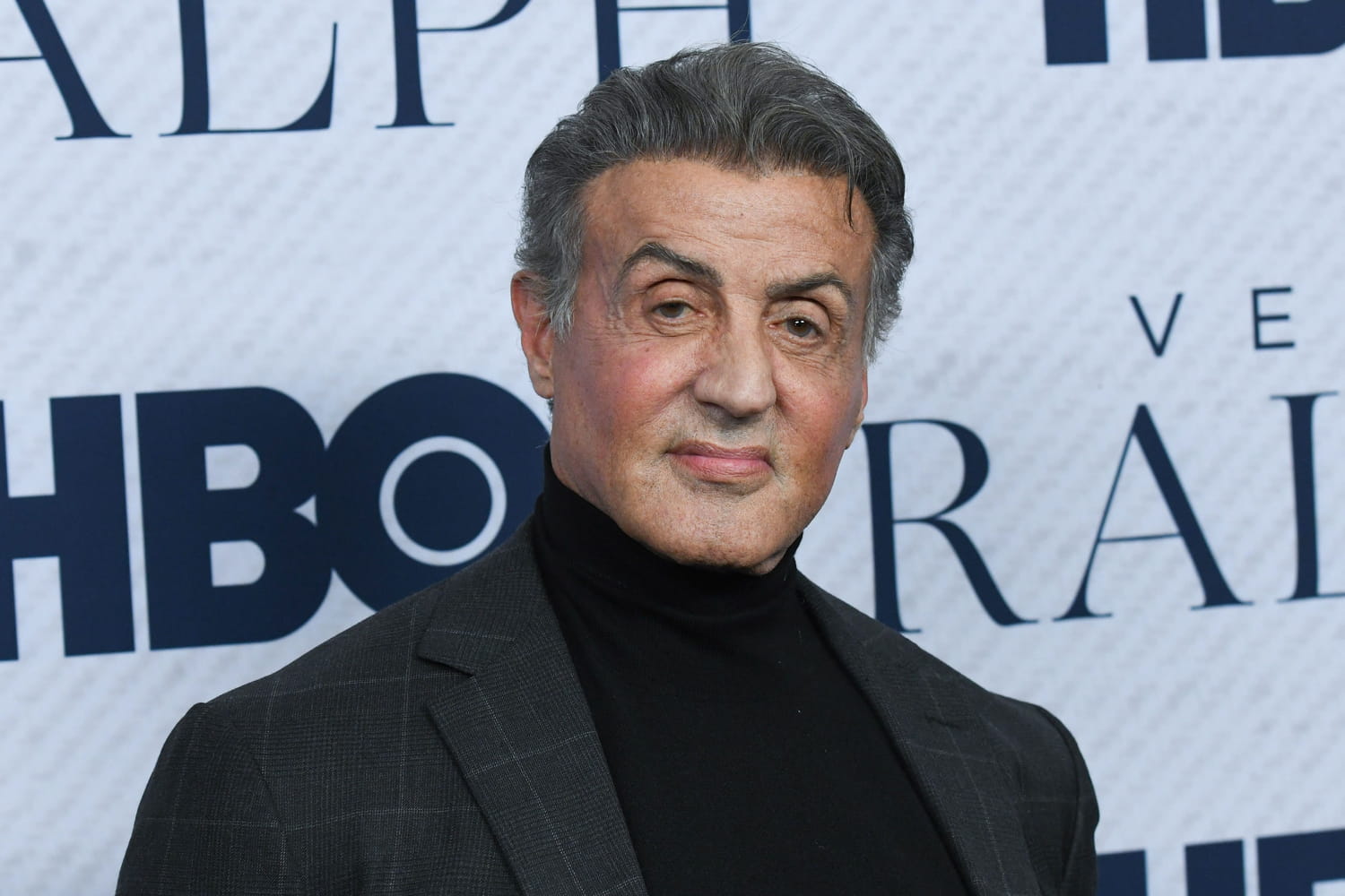 Sylvester Stallone obtient le premier rôle de la série Kansas City