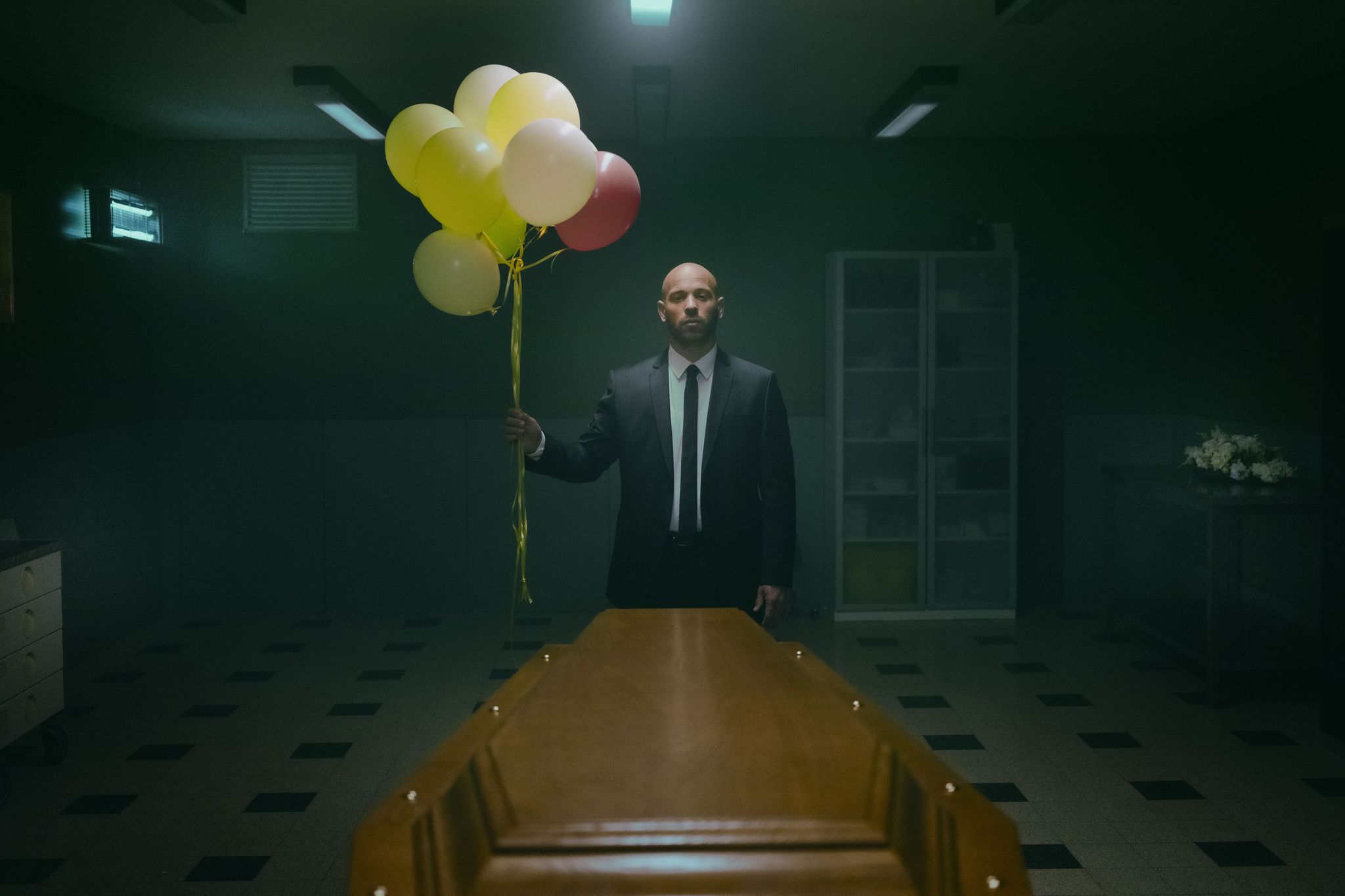 Sans répit : premières images du remake Netflix de Hard Day avec Franck Gastambide