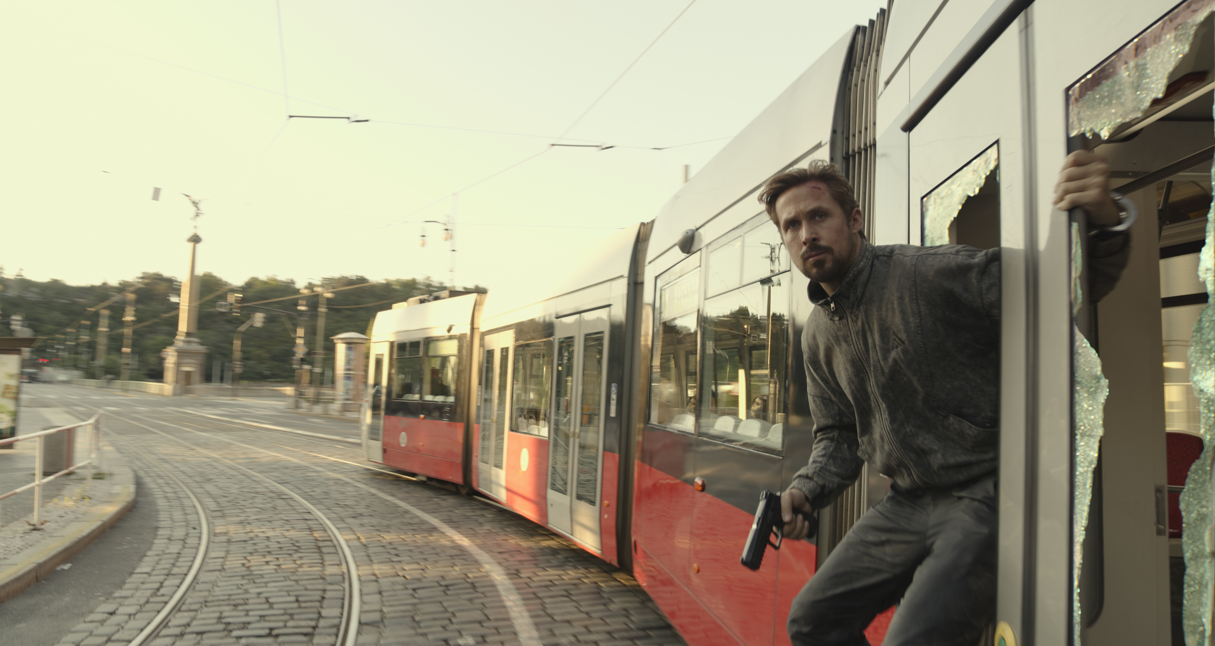 À couteaux tirés 2, The Gray Man : Netflix dévoile des images des films de 2022