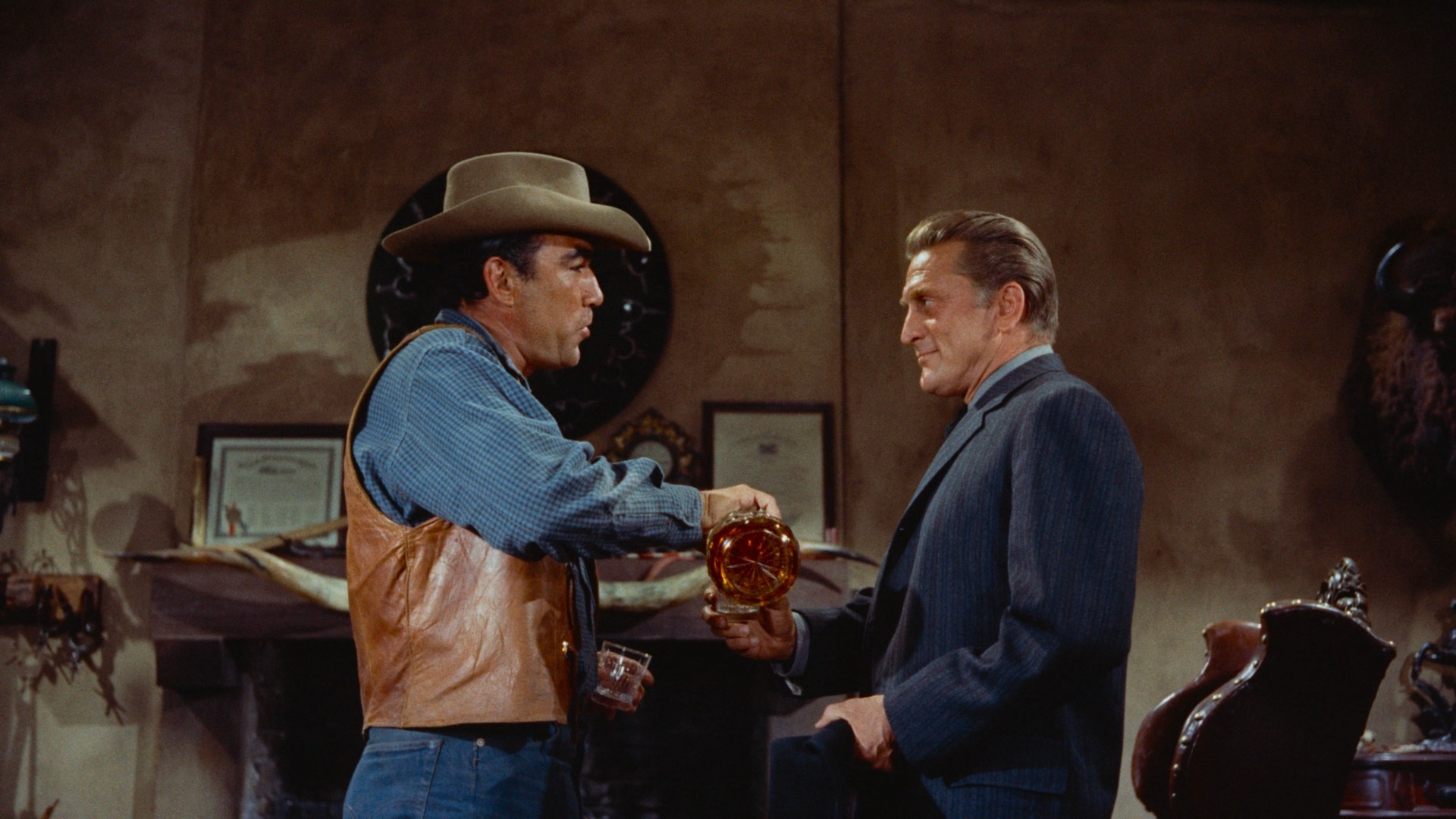 Le Dernier train de Gun Hill : pourquoi Kirk Douglas et Anthony Quinn ont eu du mal à s'entendre ?