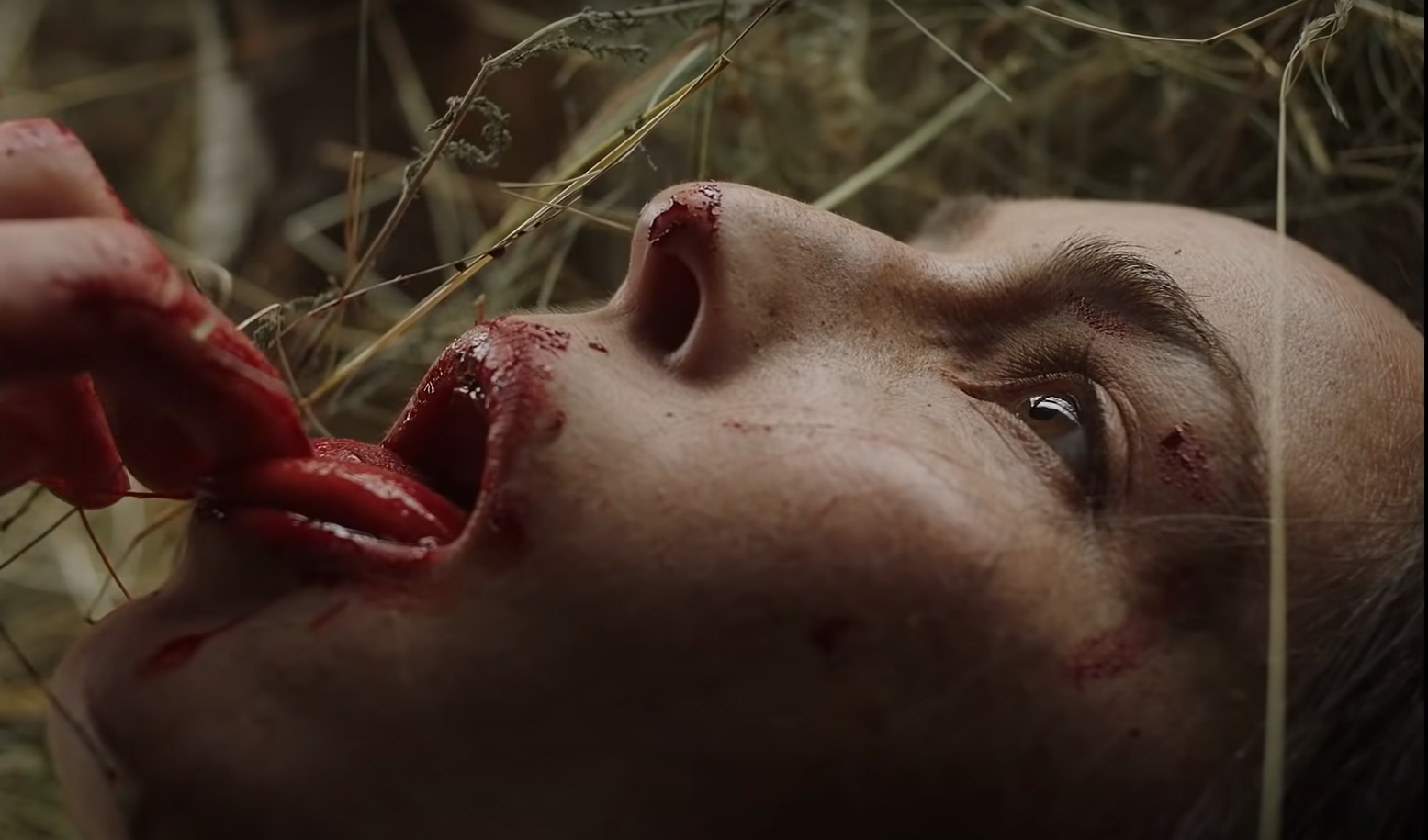 You Won't Be Alone : Noomi Rapace en sorcière dans un trailer terrifiant