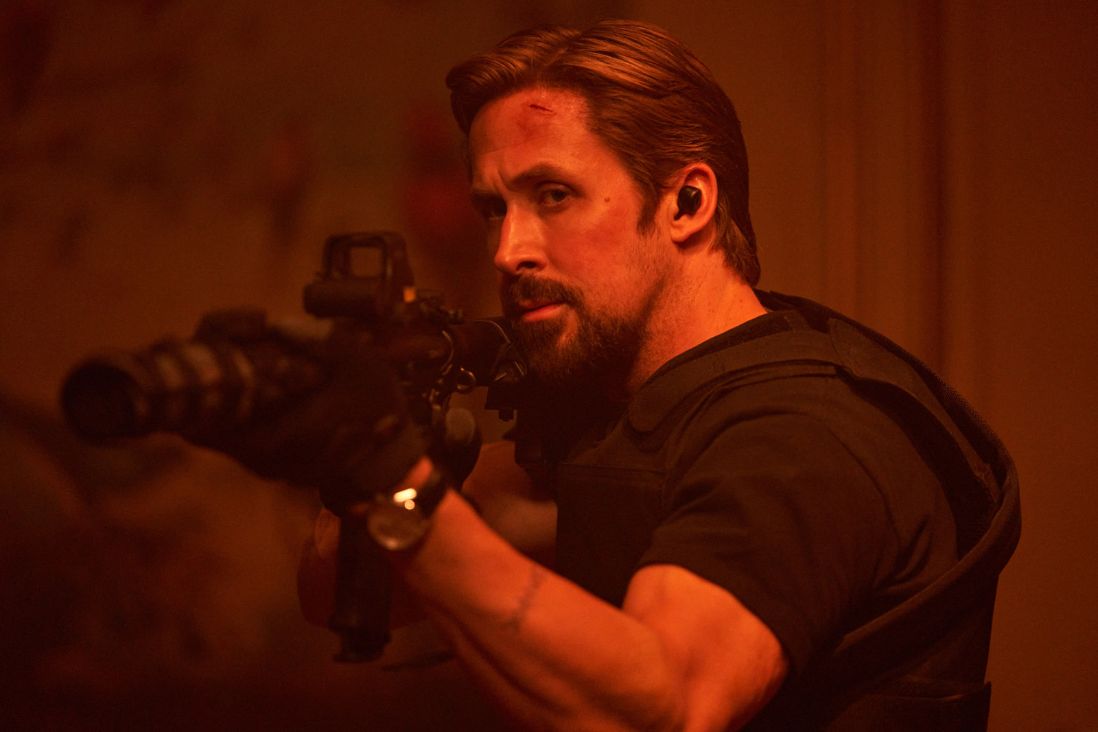 The Gray Man : Ryan Gosling et Chris Evans s'affrontent dans un premier extrait