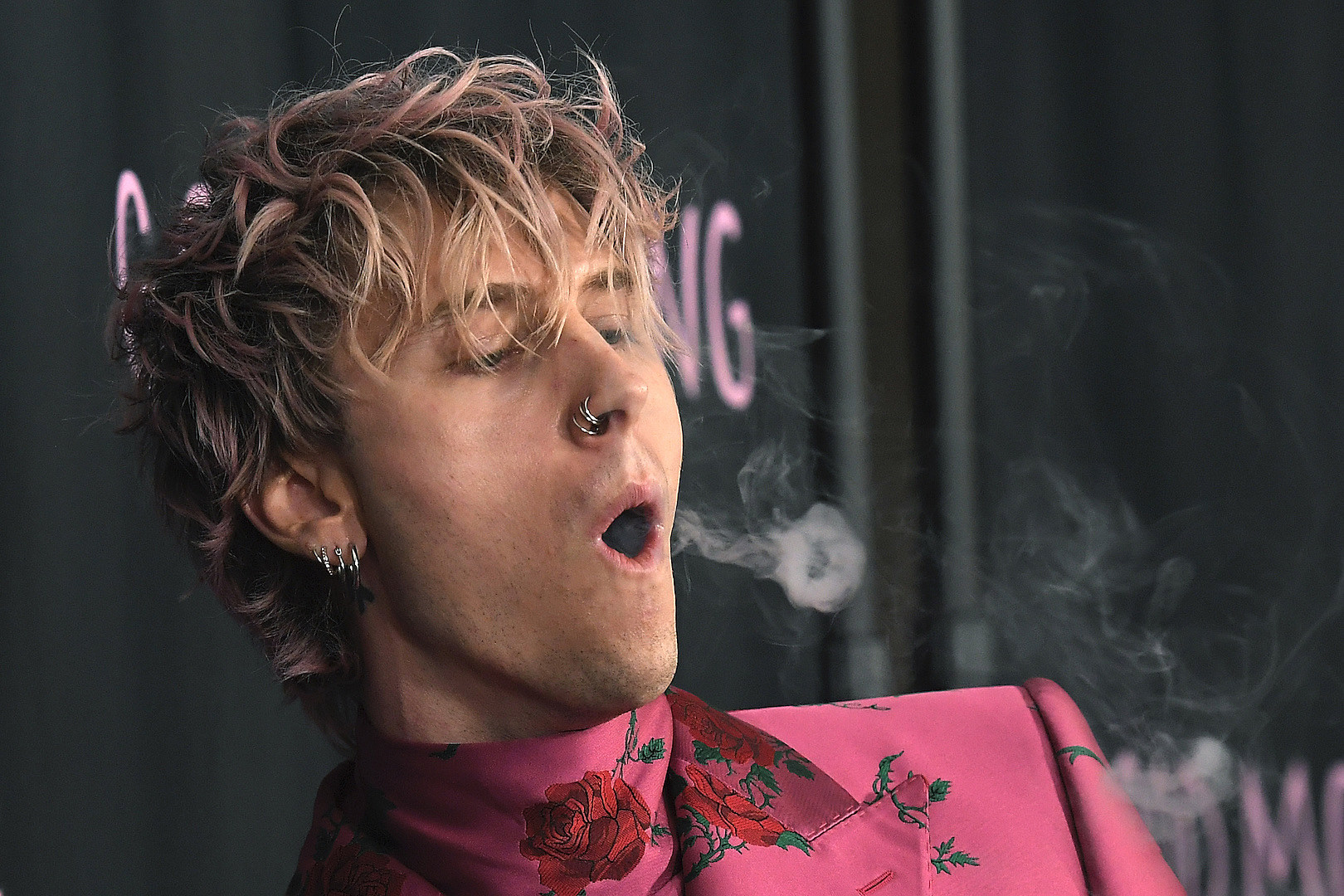 Machine Gun Kelly - La vie en rose : un documentaire sur la star américaine arrive sur Disney+