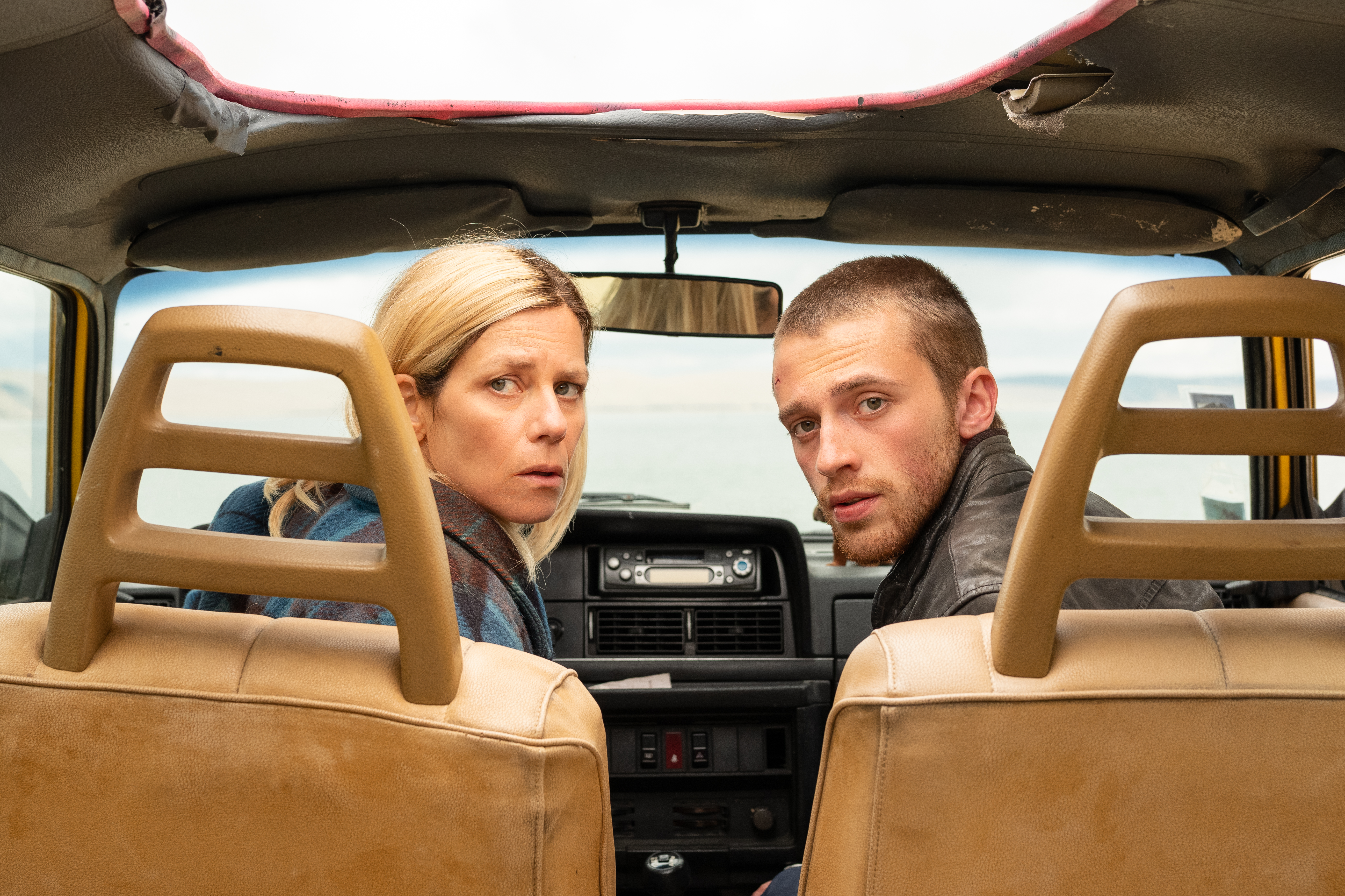 En roue libre : en voiture avec Marina Foïs et Benjamin Voisin dans la bande-annonce