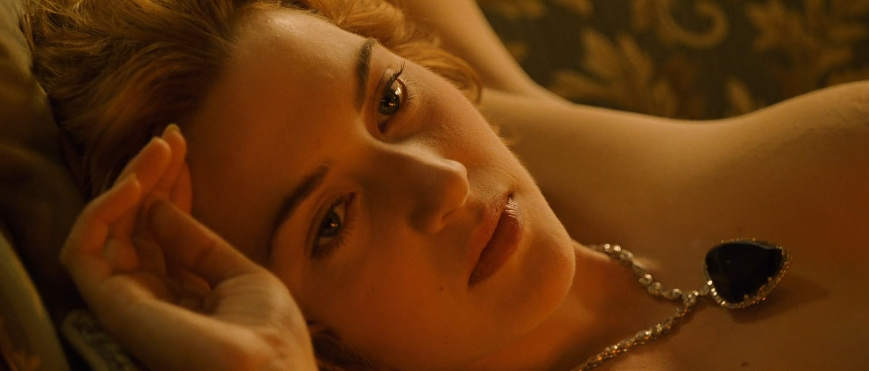 Titanic : pourquoi Kate Winslet regrette la scène dénudée du portrait ?