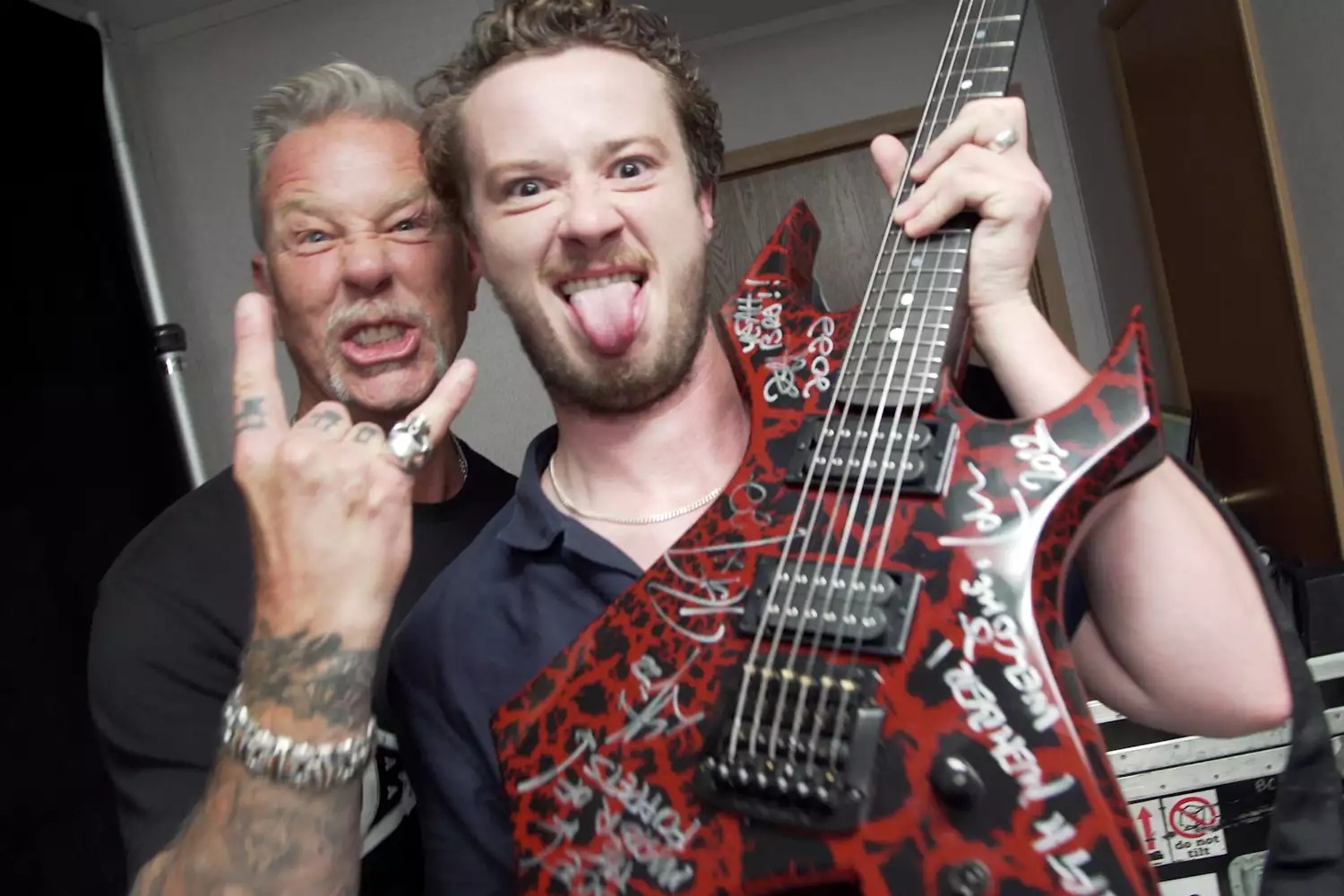 Stranger Things : Joe Quinn (Eddie) retrouve Metallica pour jouer 