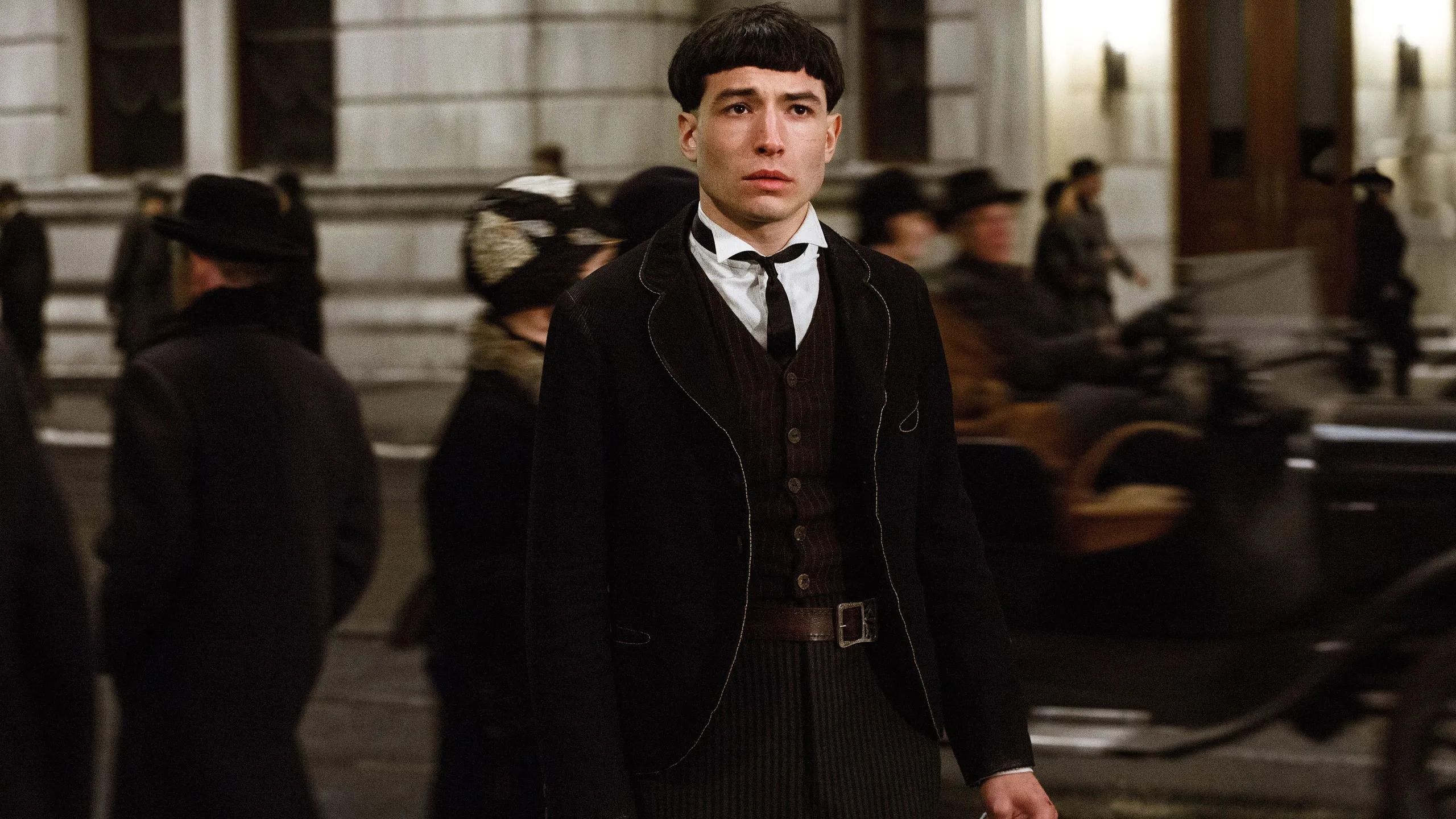 Ezra Miller s'excuse pour 