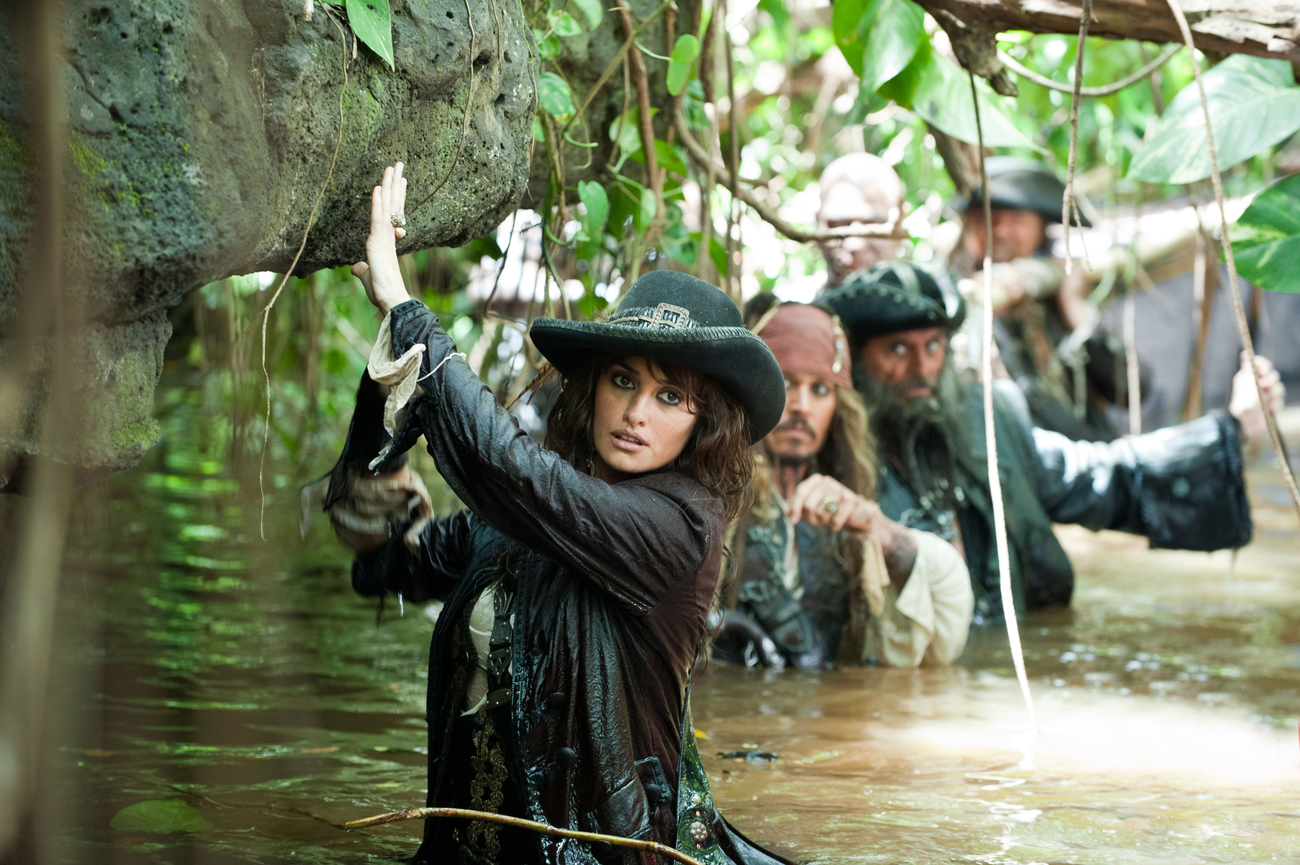 Pirates des Caraïbes 4 : Monica Cruz a-t-elle vraiment remplacé sa sœur sur le tournage ?