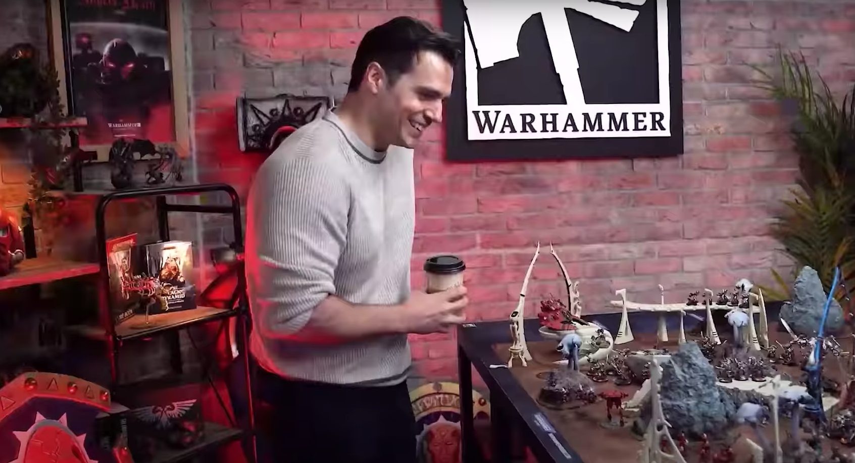 Henry Cavill annonce la série live Warhammer 40,000