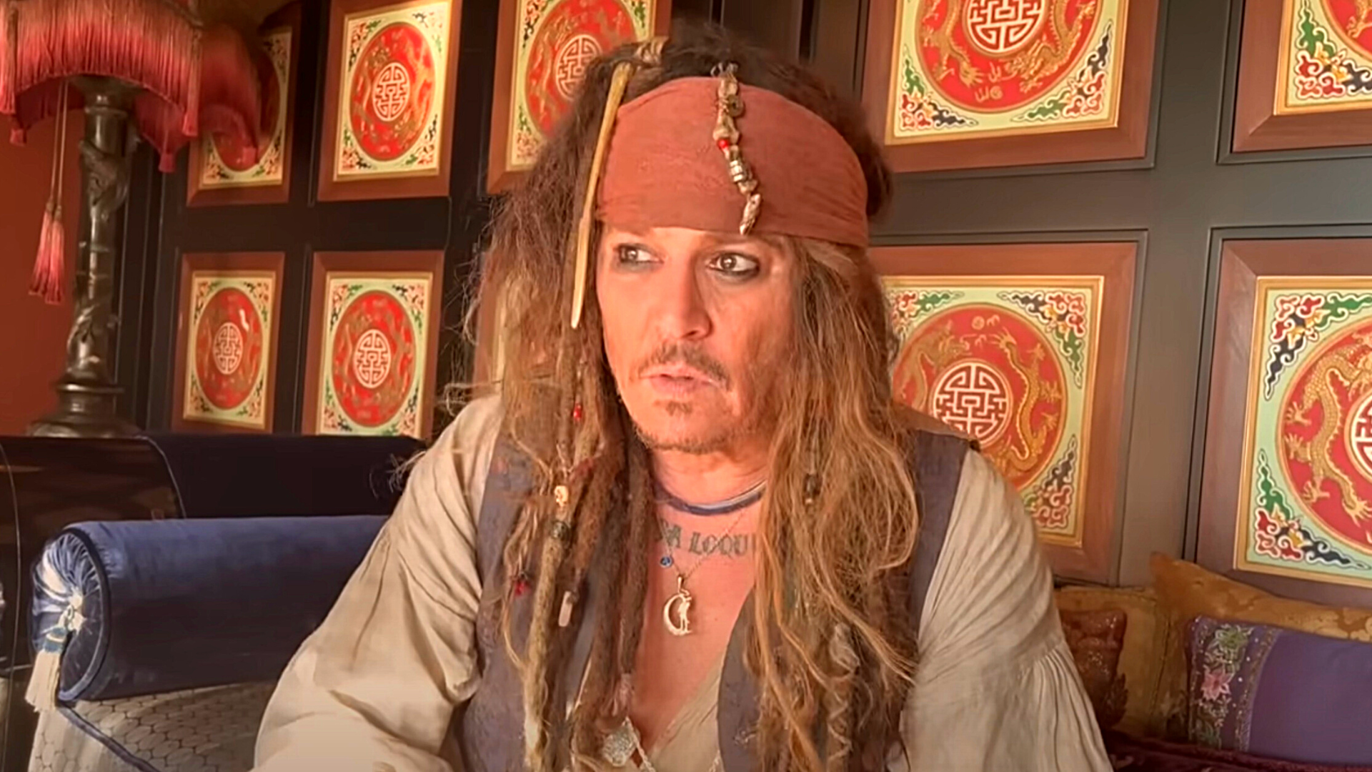 Johnny Depp apparaît en Jack Sparrow pour la bonne cause