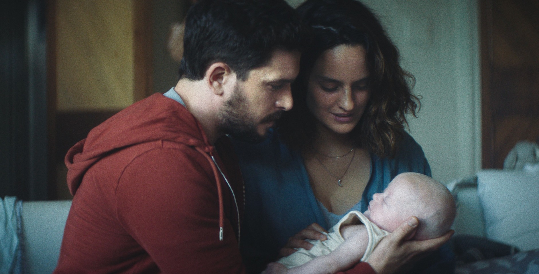 Baby Ruby : Kit Harington et Noémie Merlant dans une bande-annonce terrifiante