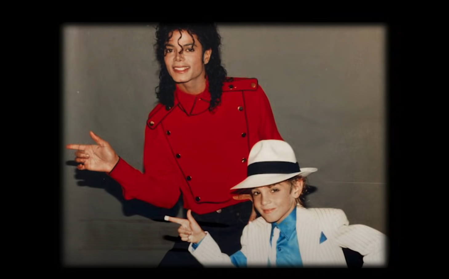 Michael Jackson : le réalisateur de "Leaving Neverland" critique violemment le projet de biopic