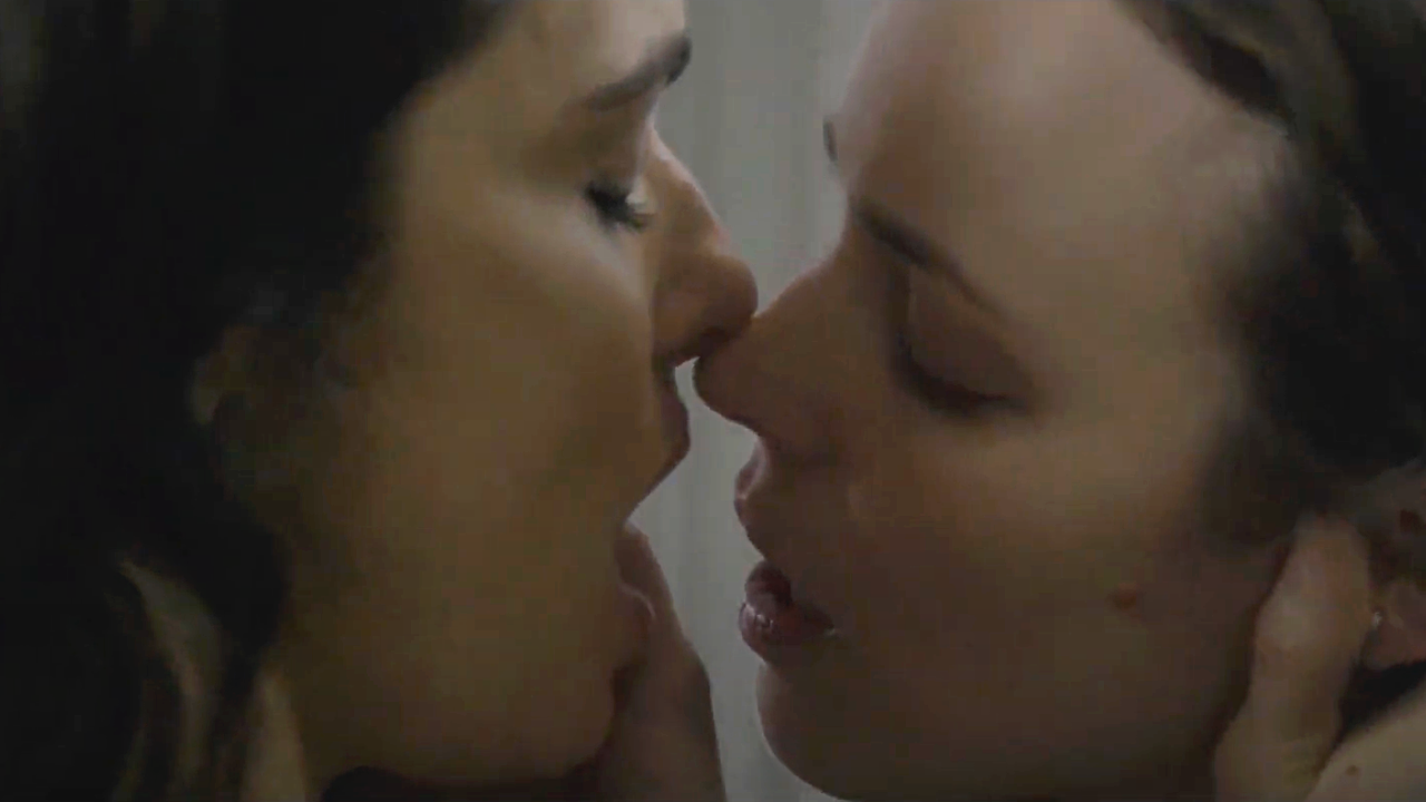Désobéissance : comment a été tournée la scène de sexe torride entre Rachel Weisz et Rachel McAdams ?