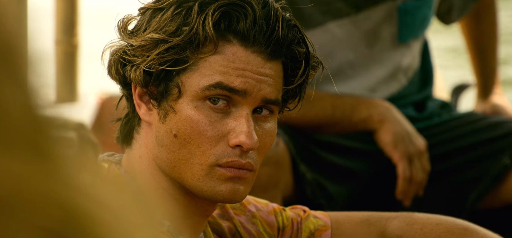 Outer Banks : entre urine et empoisonnement, Chase Stokes a vécu un tournage infernal