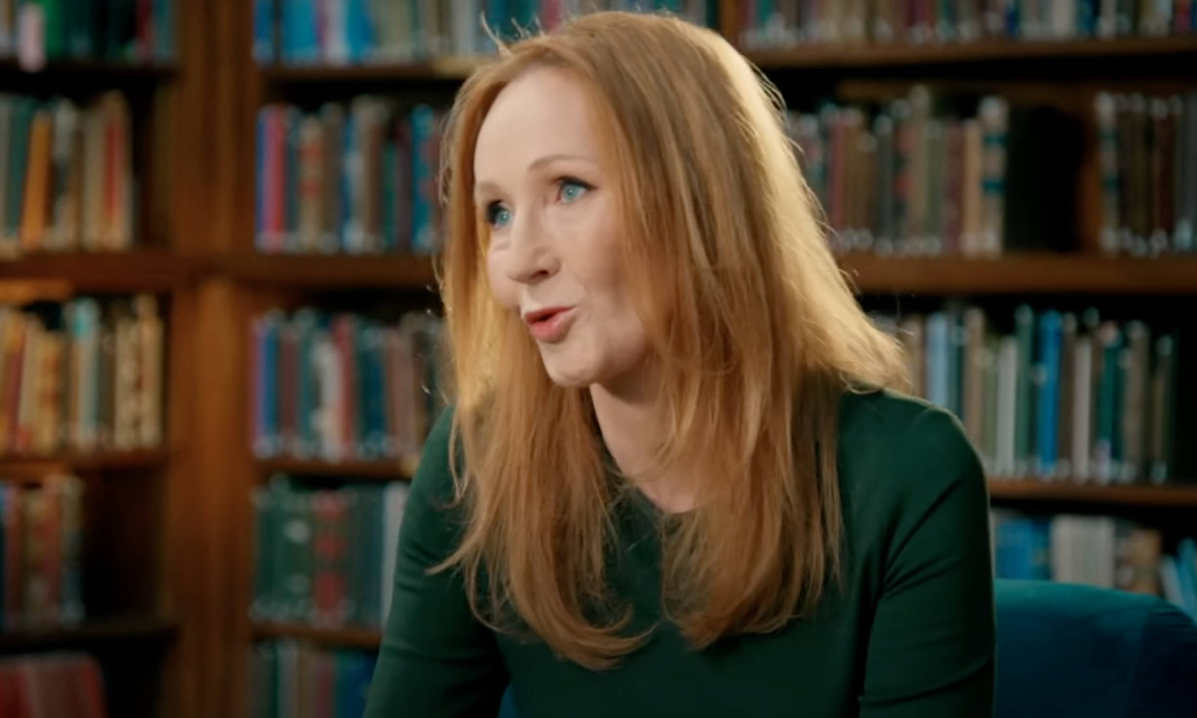Affaire J. K. Rowling : une célèbre actrice de la franchise soutient l'écrivaine