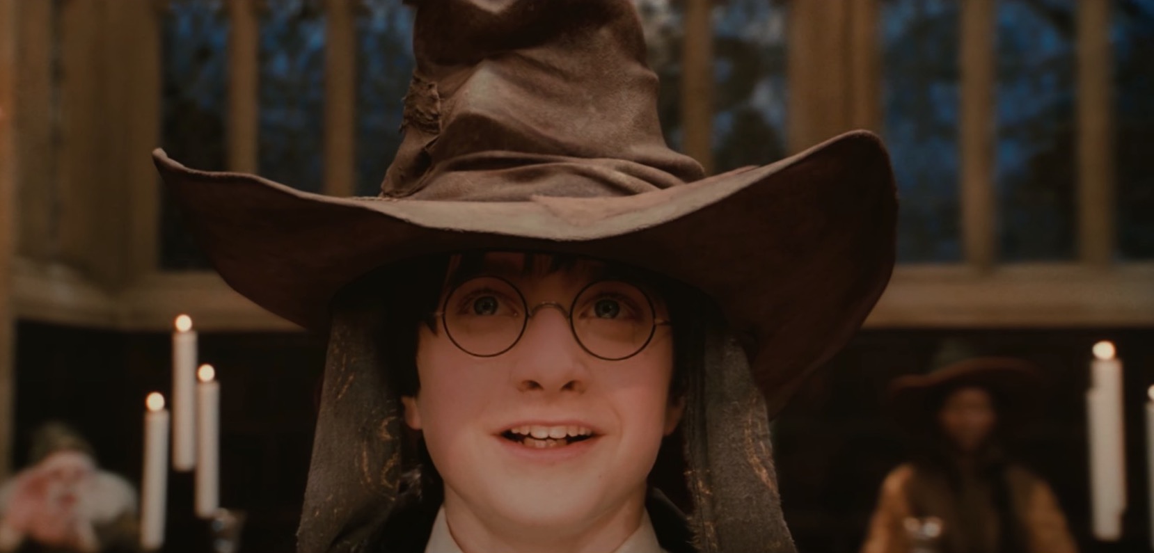 Le vif d'or attrapé par Harry Potter (Daniel Radcliffe) dans Harry Potter à  l'École des Sorciers