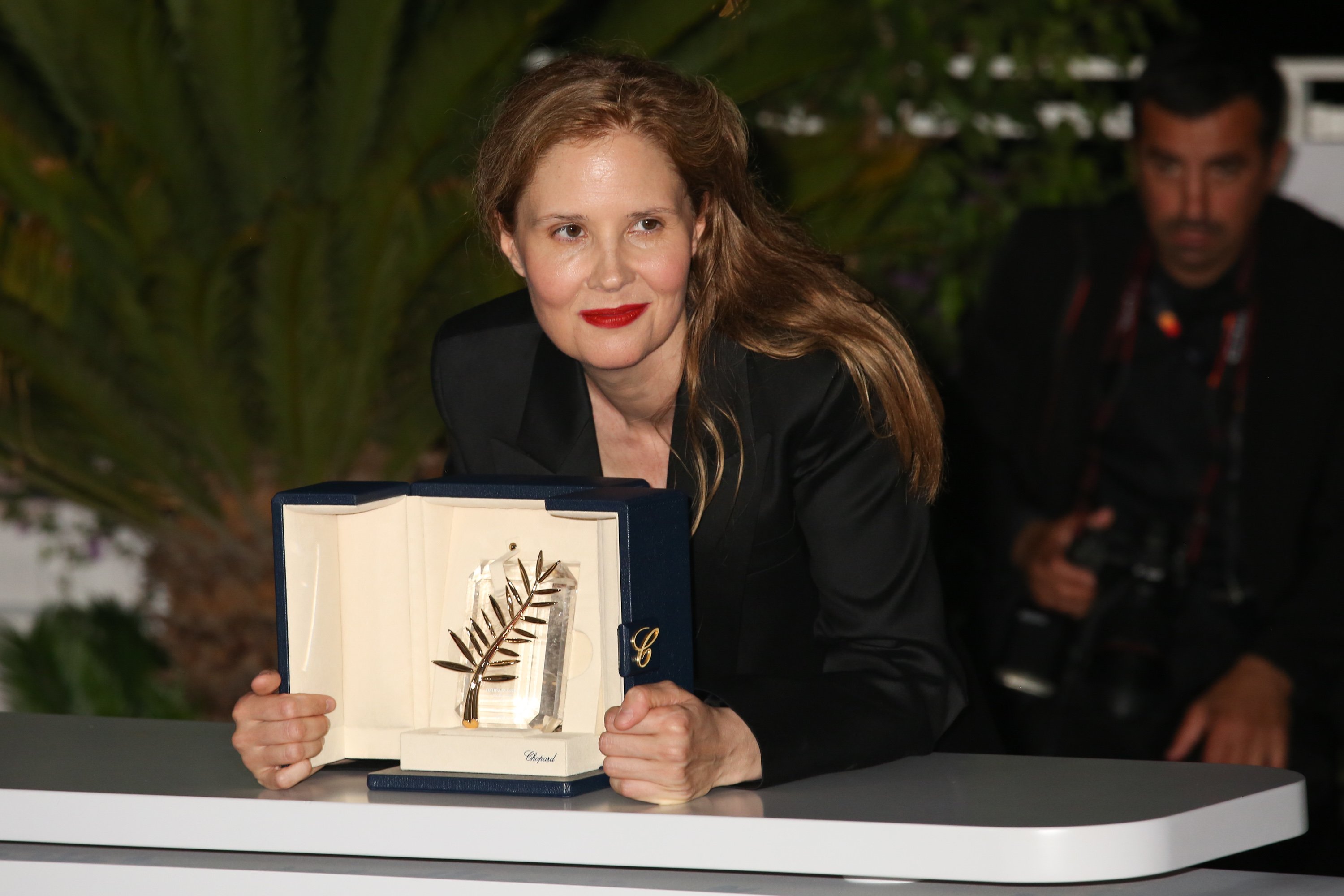 Cannes 2023 : Justine Triet, réalisatrice française, remporte la Palme d'or avec Anatomie d'une chute
