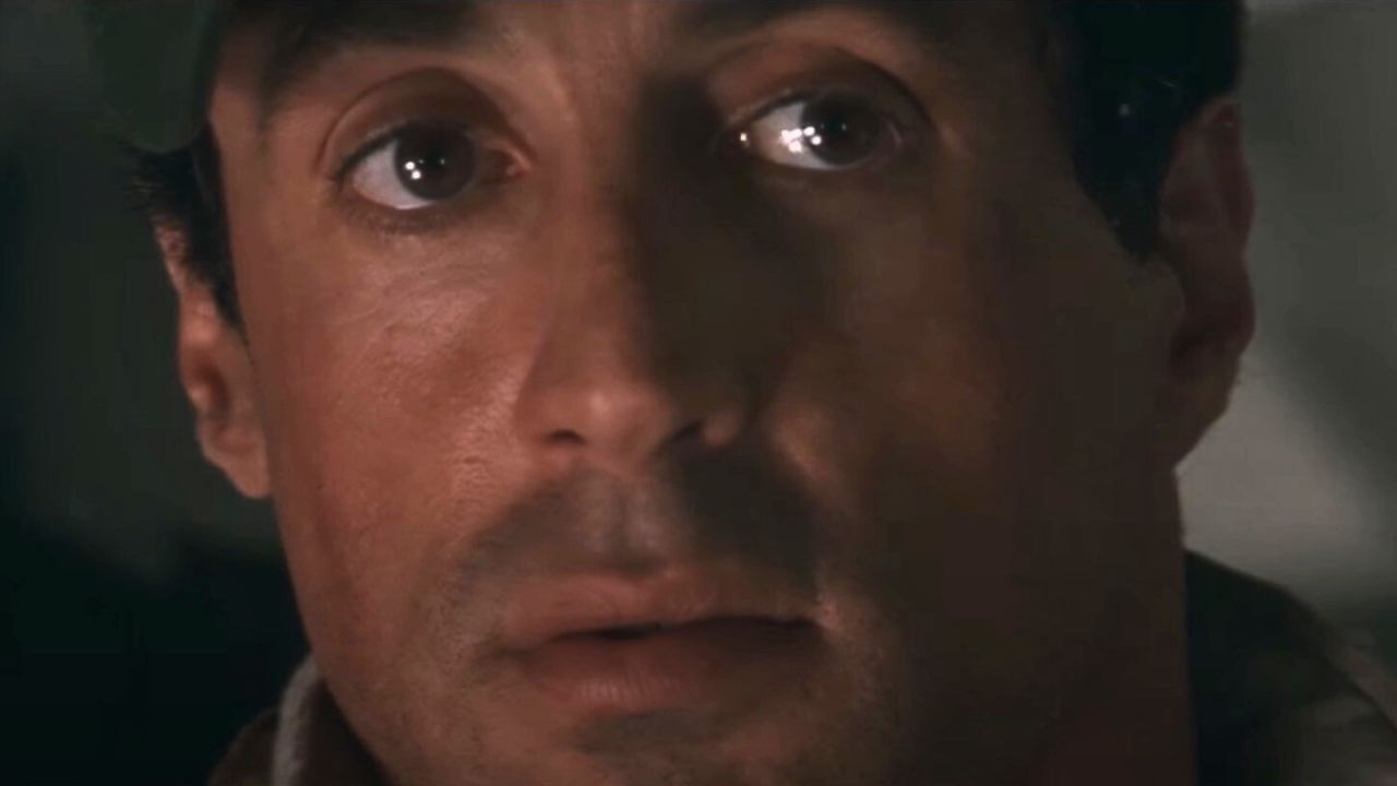 Cliffhanger : Sylvester Stallone va reprendre son rôle d'alpiniste dans un reboot