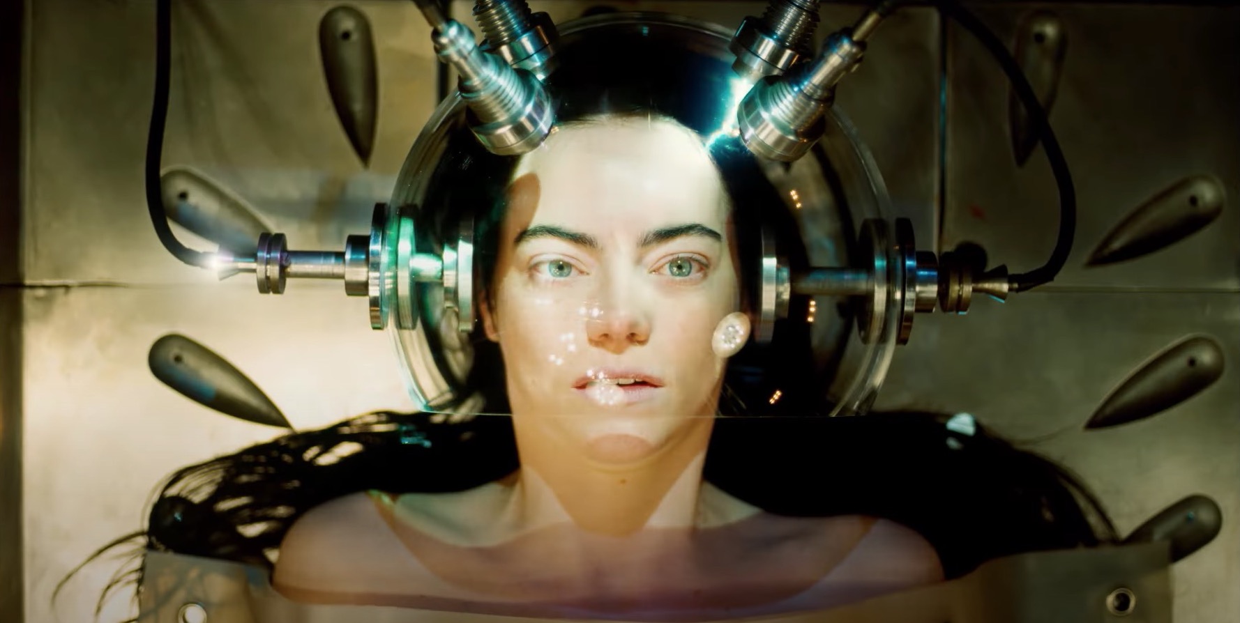 Pauvres créatures : Emma Stone fait son grand retour dans le teaser délirant
