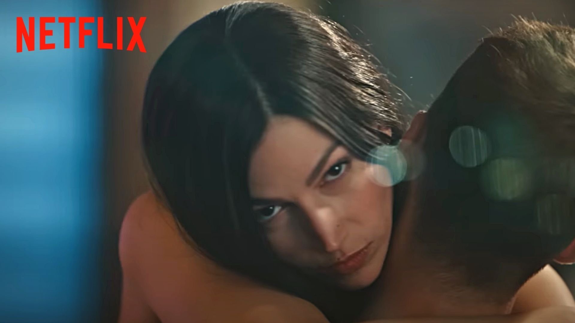 Dévoré par les flammes : un trailer pour la nouvelle série Netflix avec Úrsula Corberó