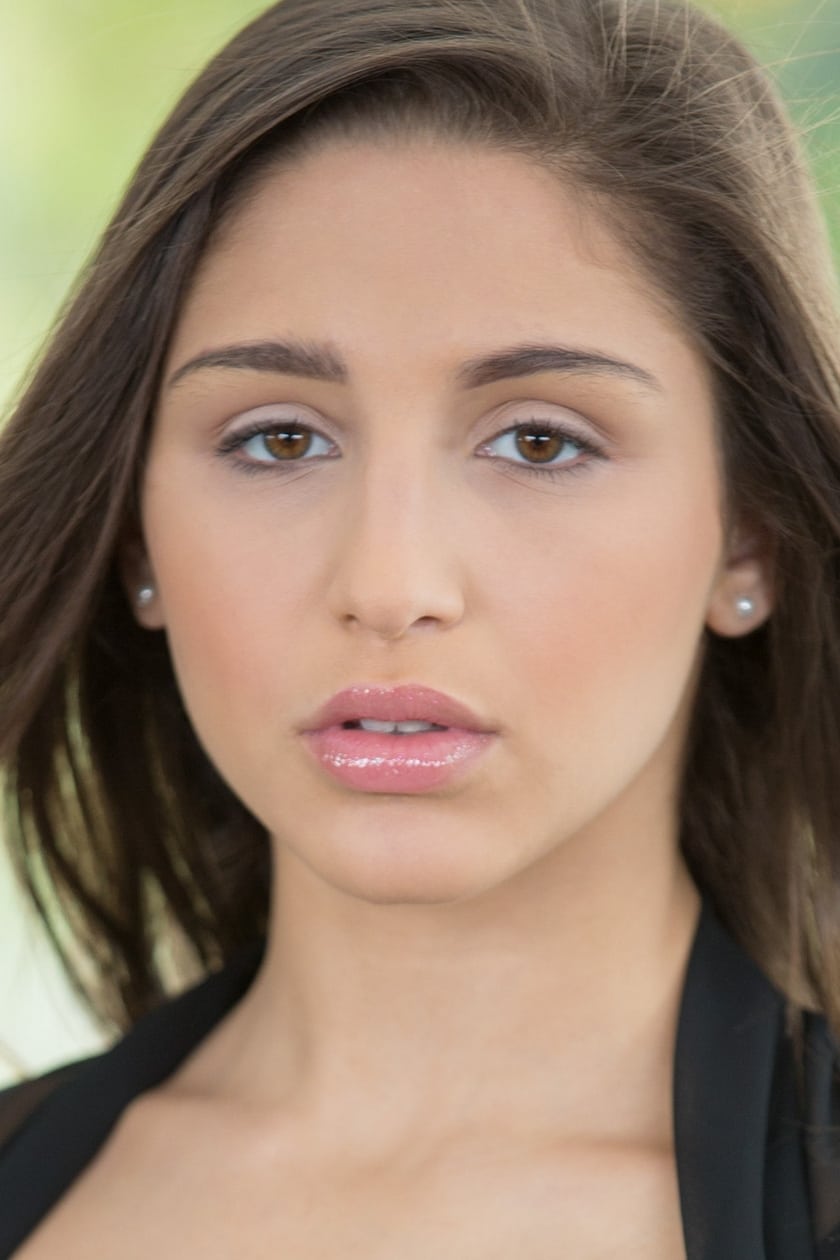 Abella Danger, Acteur.trice - CinéSérie