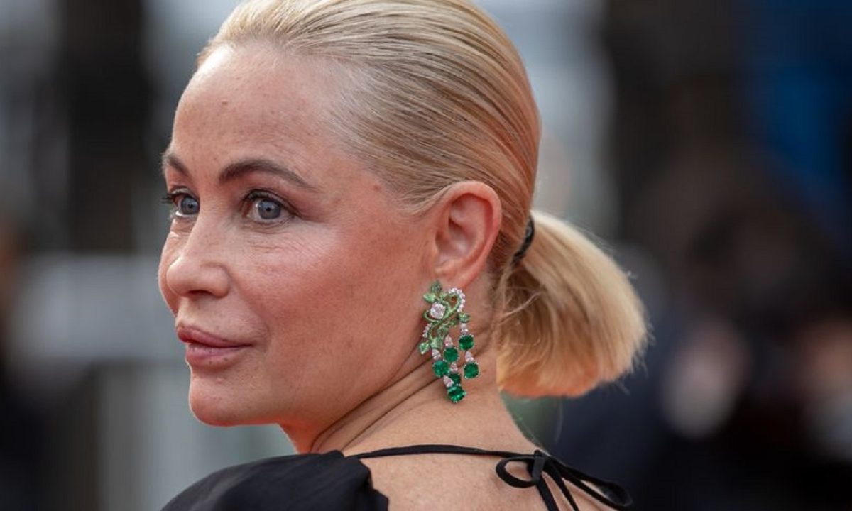 L'actrice Emmanuelle Béart révèle avoir été victime d'inceste