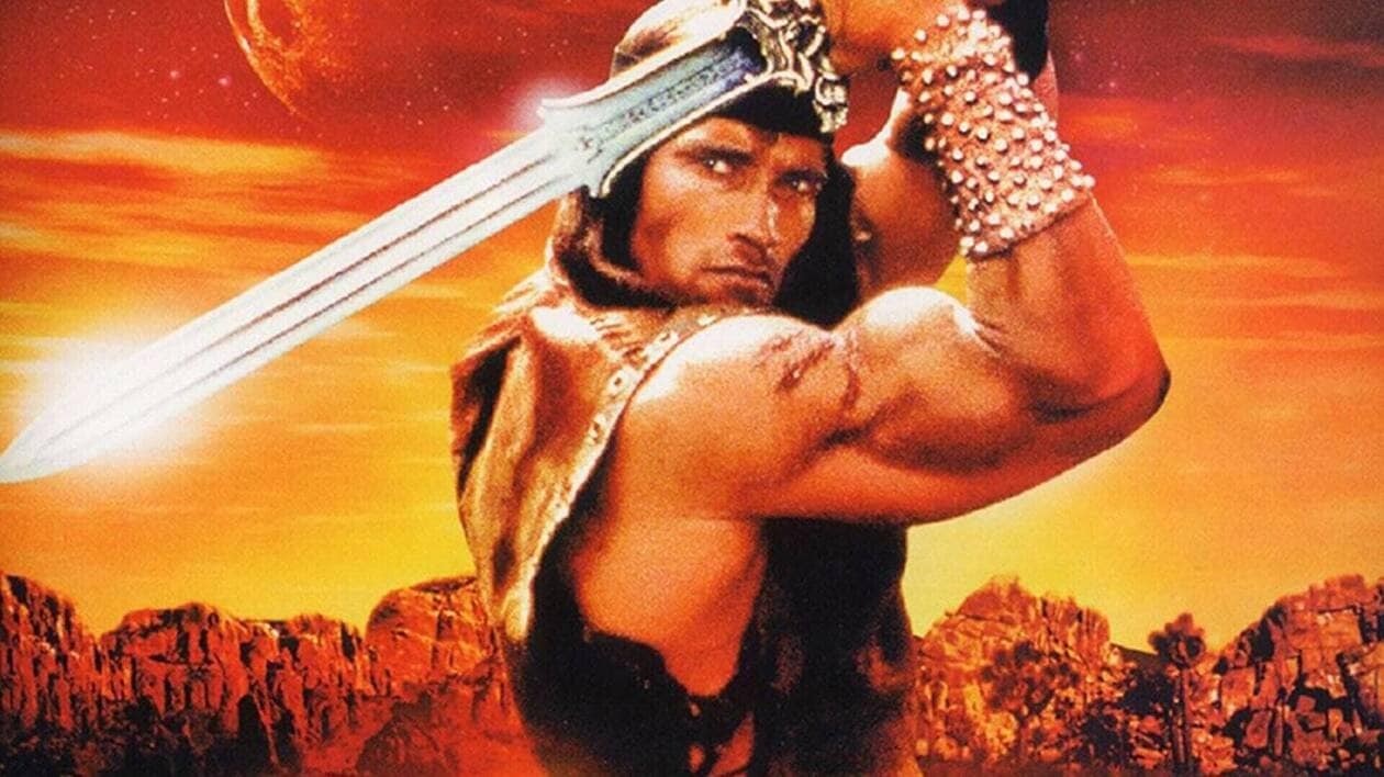 Arnold Schwarzenegger ressort son épée de Conan dans une vidéo géniale