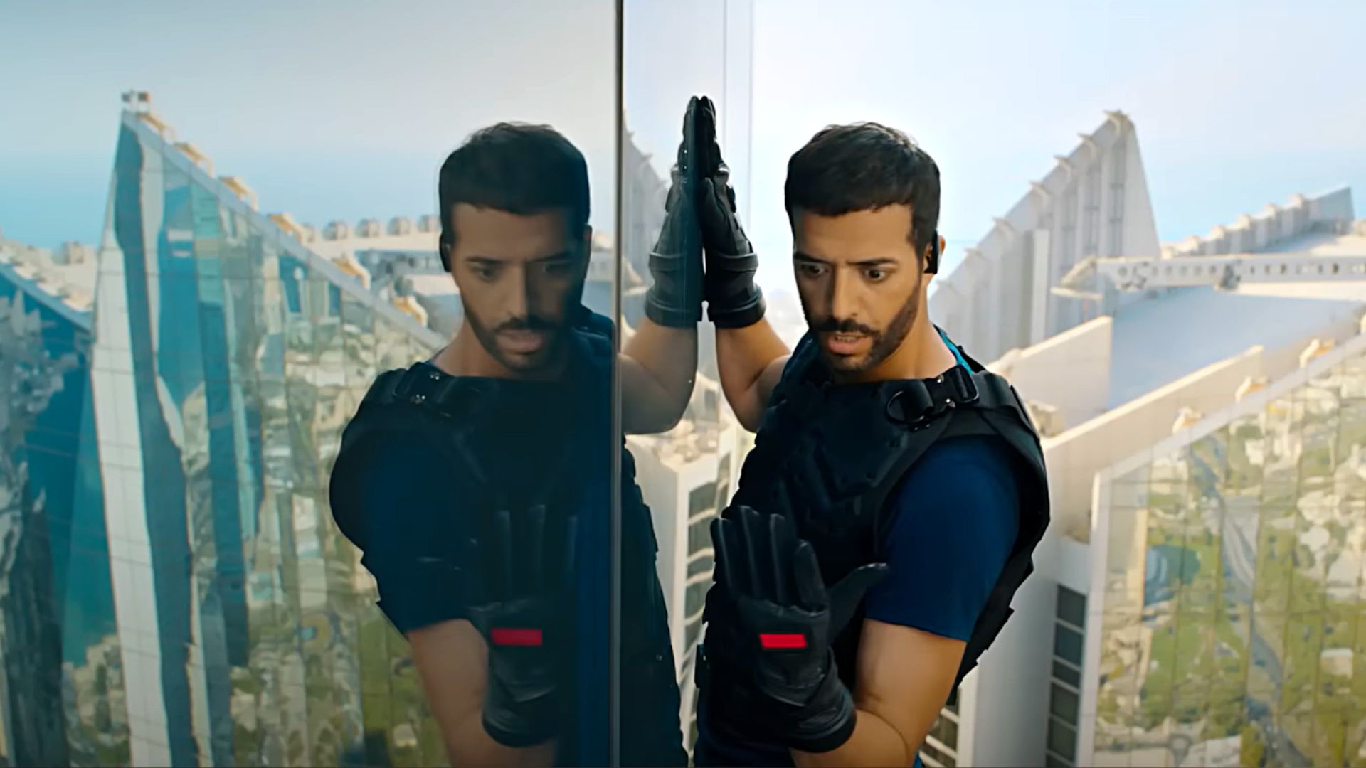 3 jours max : Tarek Boudali a-t-il vraiment escaladé la tour Conrad d'Abu Dhabi ?