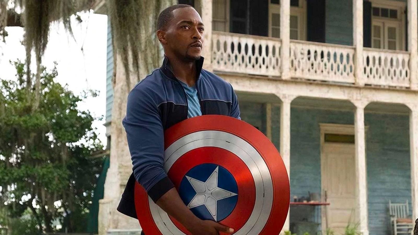 Captain America 4 : retours négatifs, nombreux reshoots... Le film Marvel inquiète