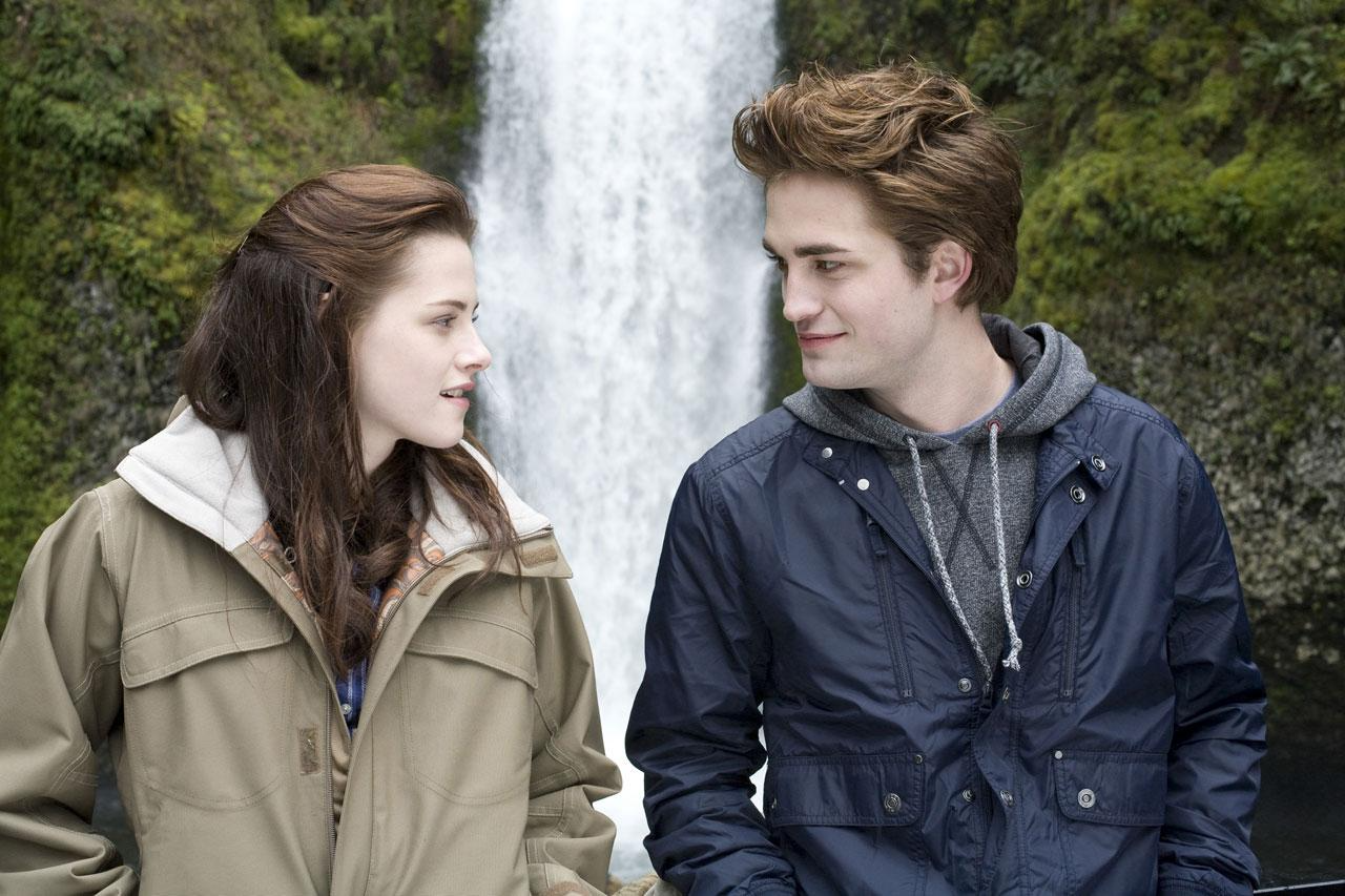 Twilight : la réalisatrice du premier film a deux jeunes stars en tête pour un reboot