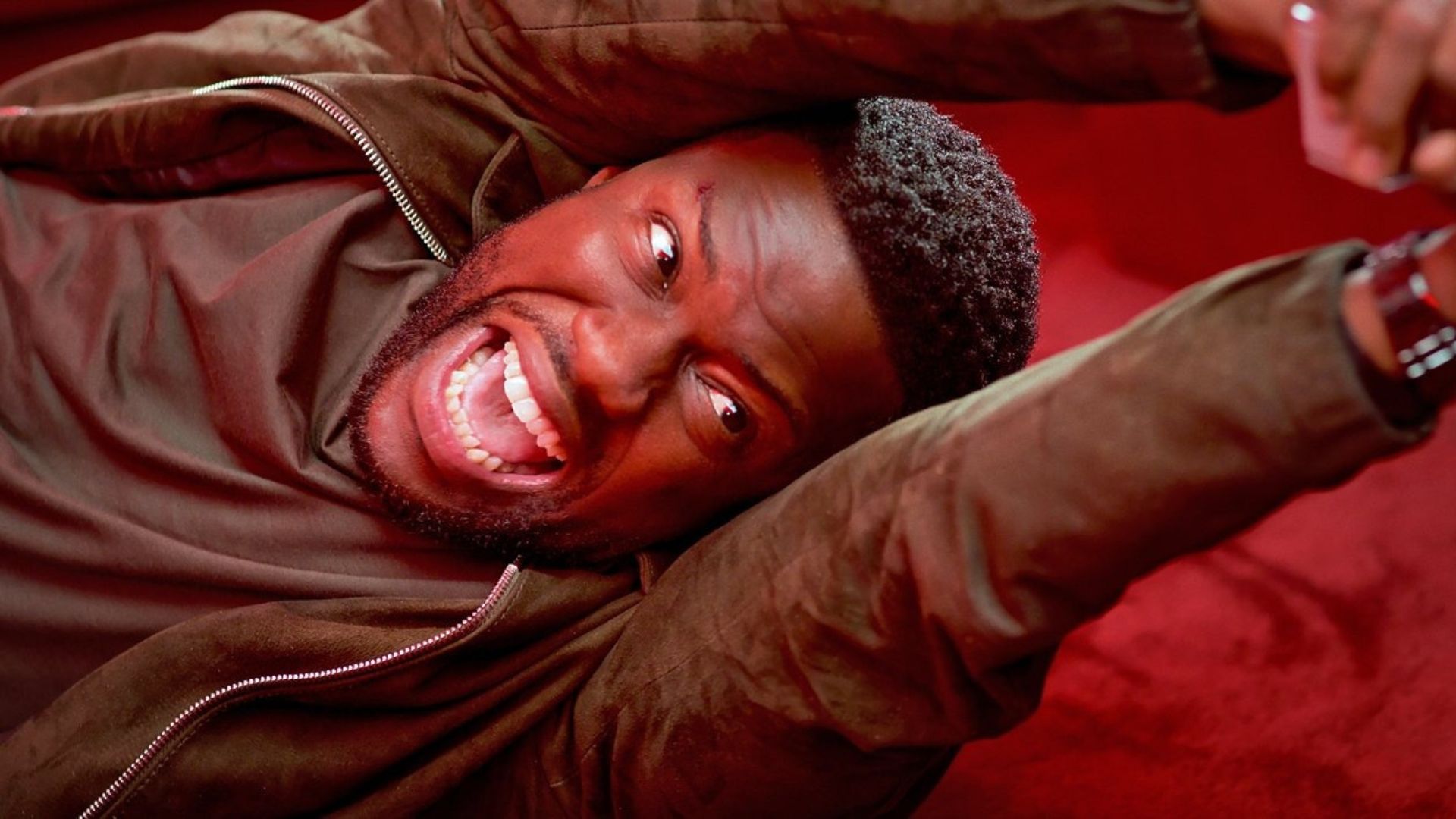 En plein vol sur Netflix : c'est quoi cette comédie d'action avec Kevin Hart ?